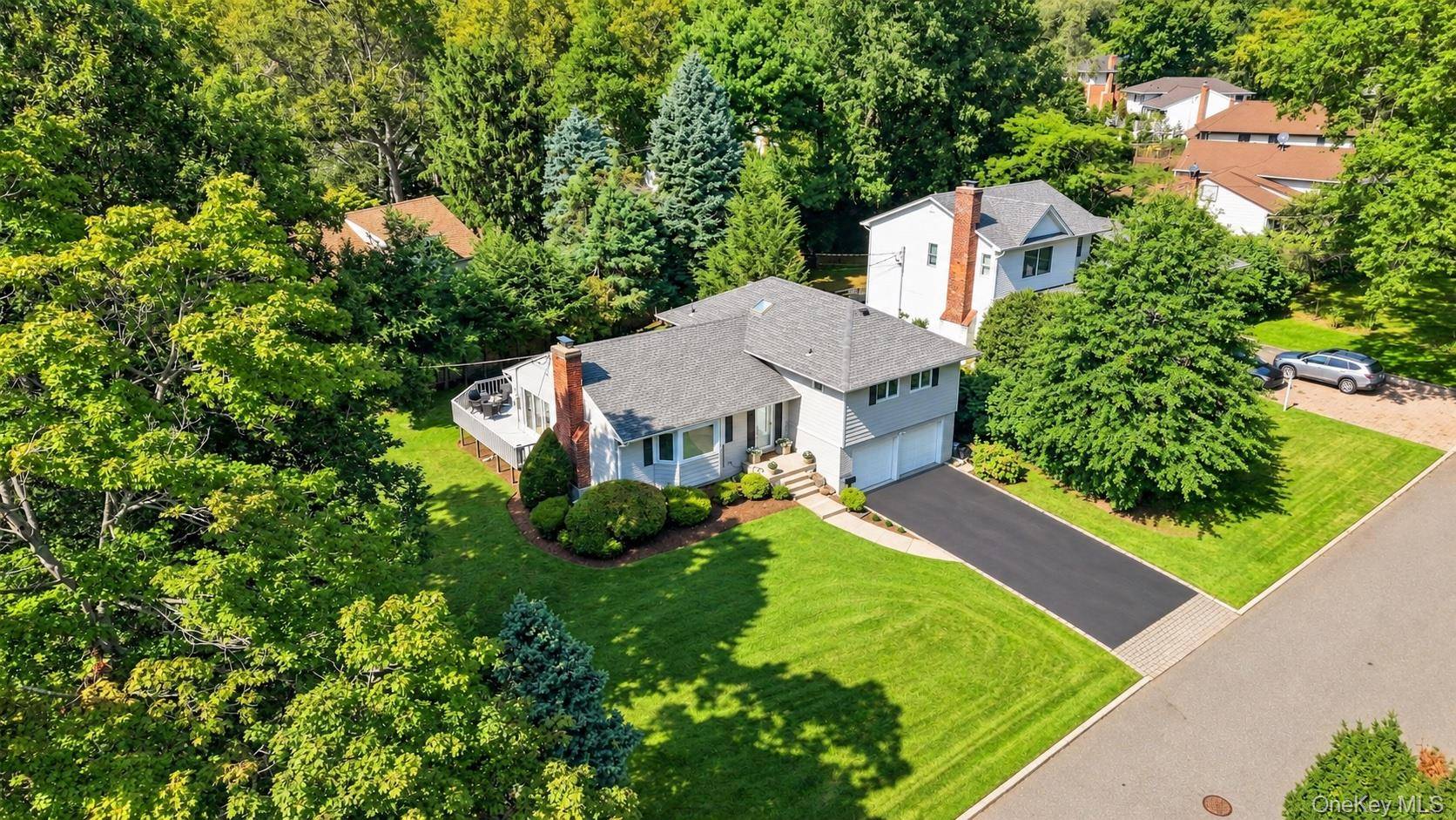 55 Southfield RD, Glen Cove, NY 11542