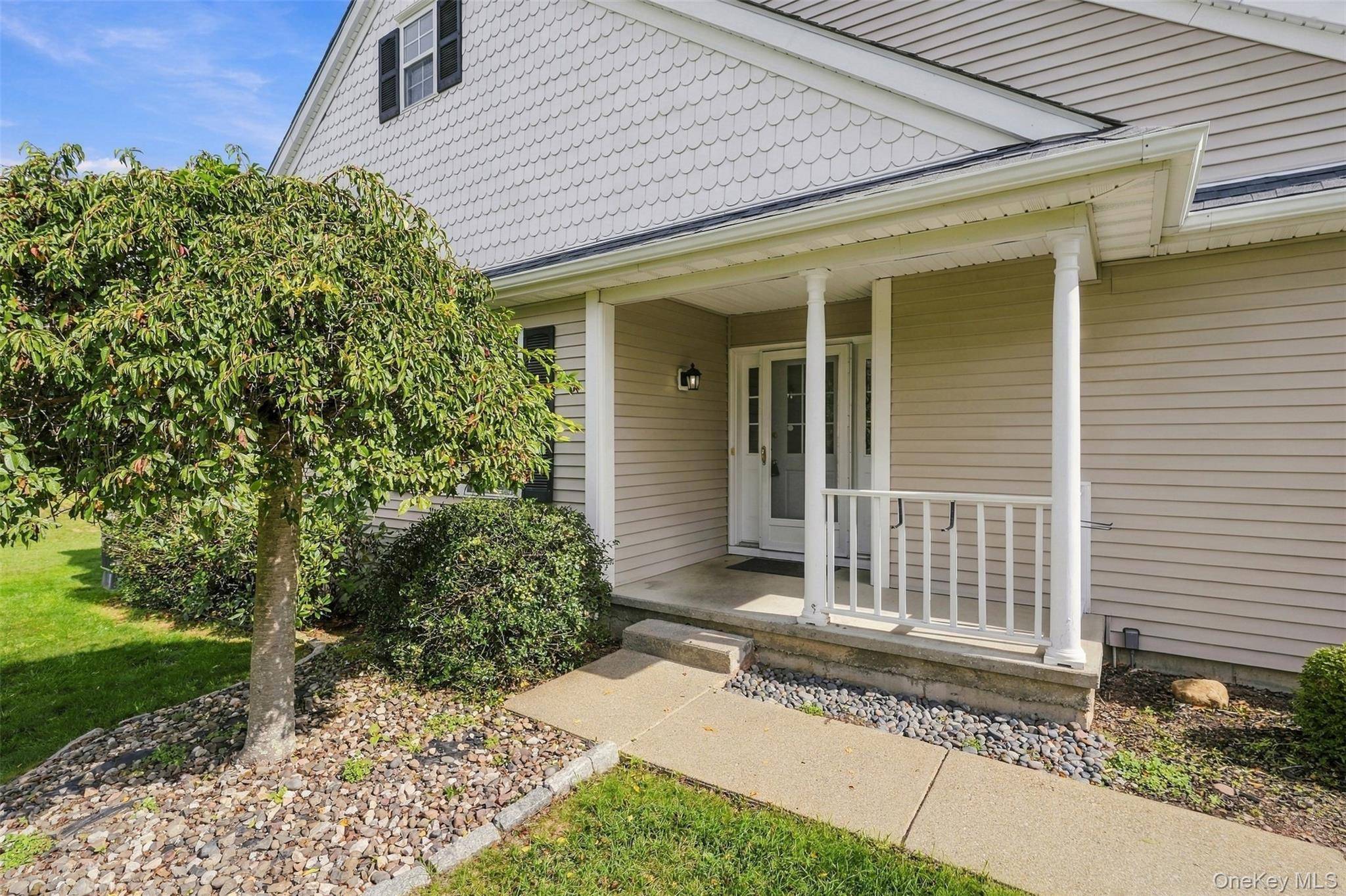 60 Tee LN, Red Hook, NY 12571