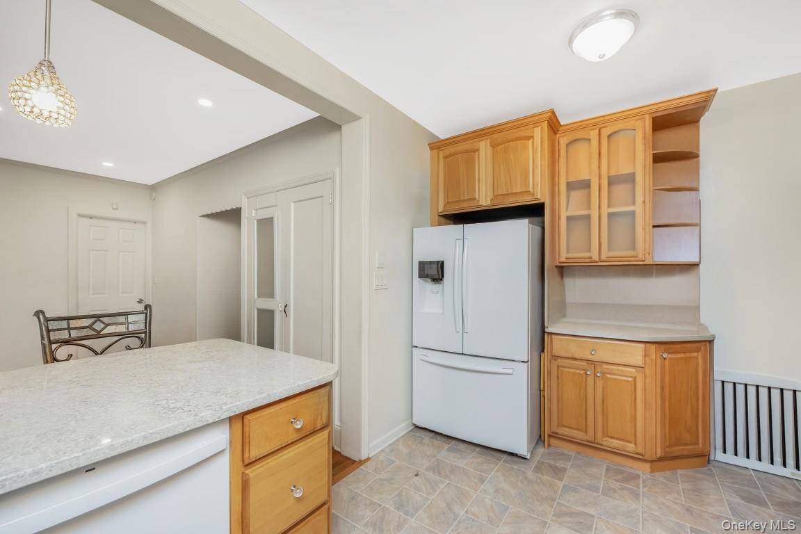 78-22 79th LN, Glendale, NY 11385