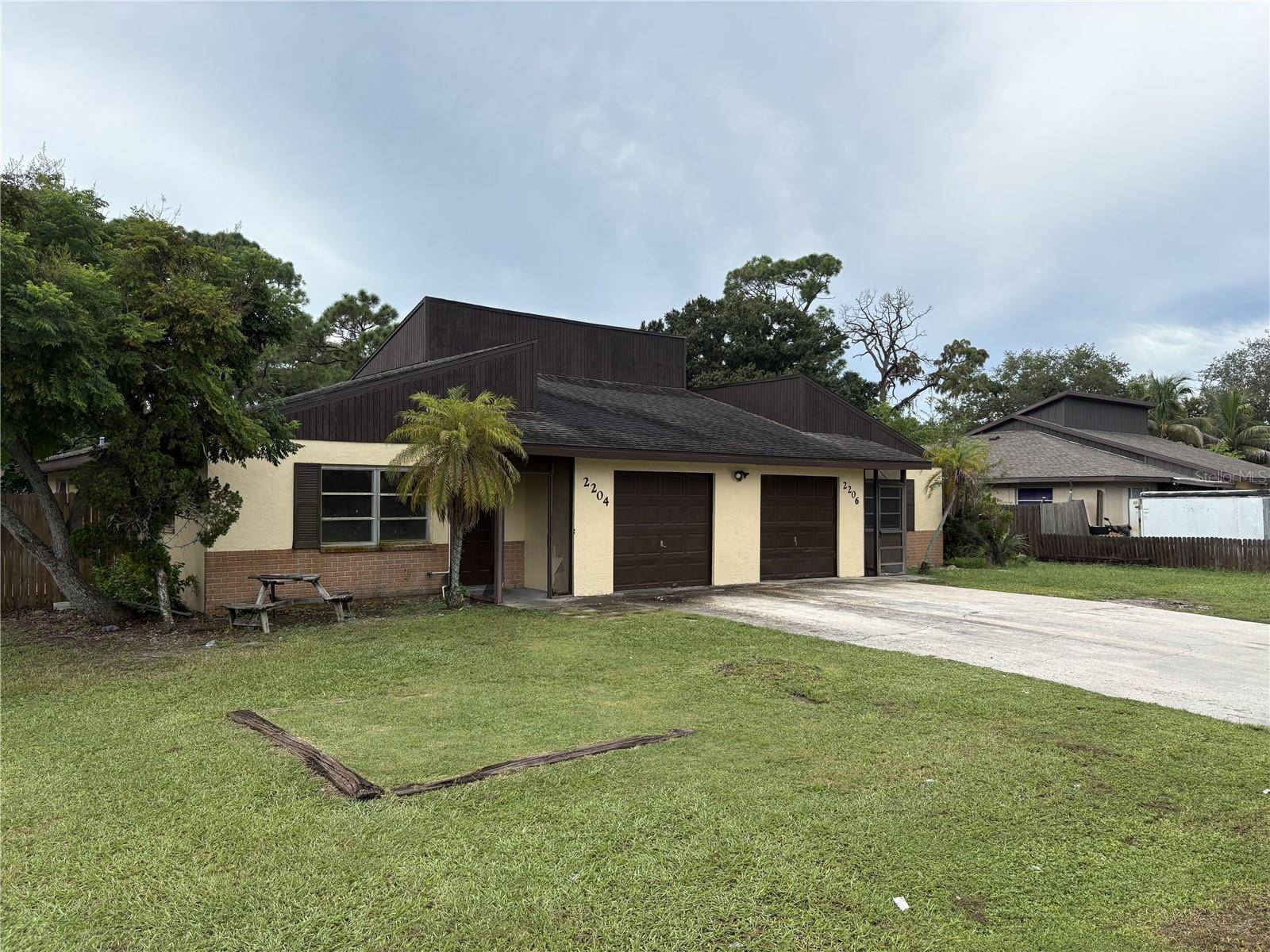 2204 54TH AVENUE DR W, Bradenton, FL 34207