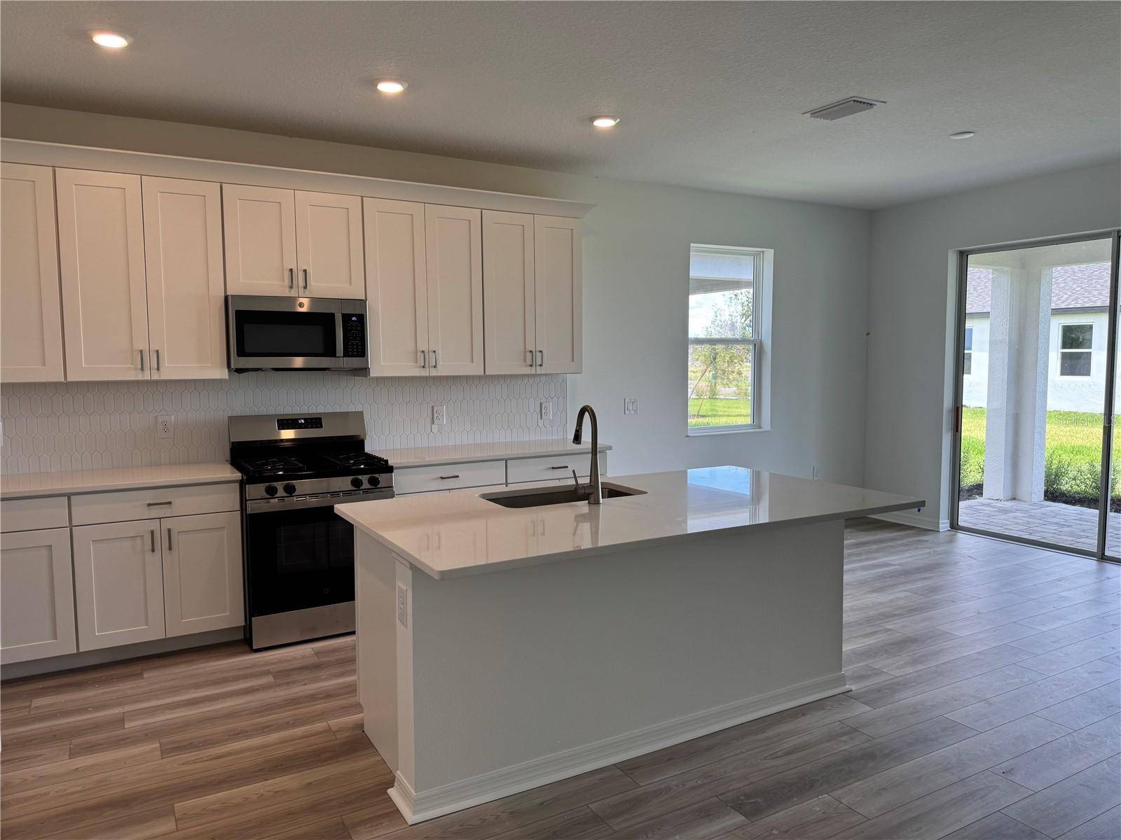 8708 CANARD CV, Palmetto, FL 34221