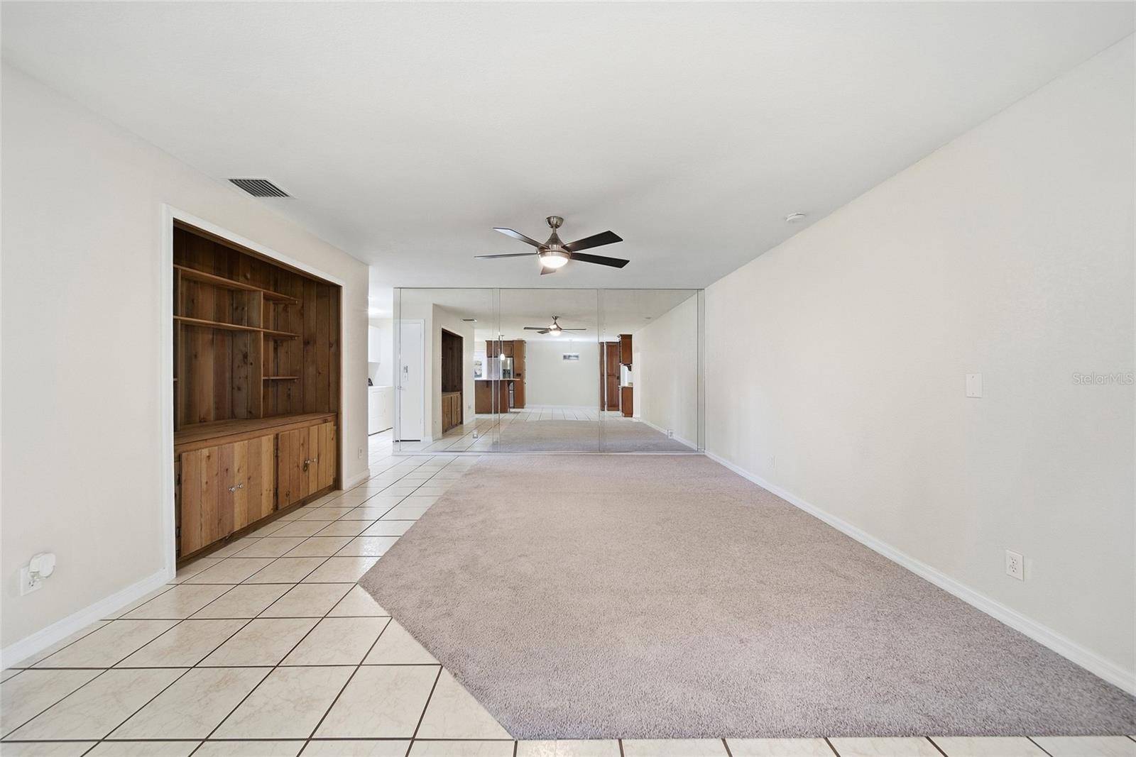 9401 N ROME CIR, Tampa, FL 33612