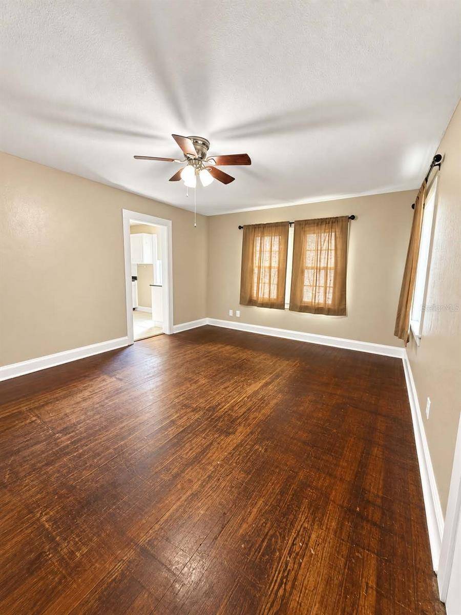230 E POLK AVE, Lake Wales, FL 33853
