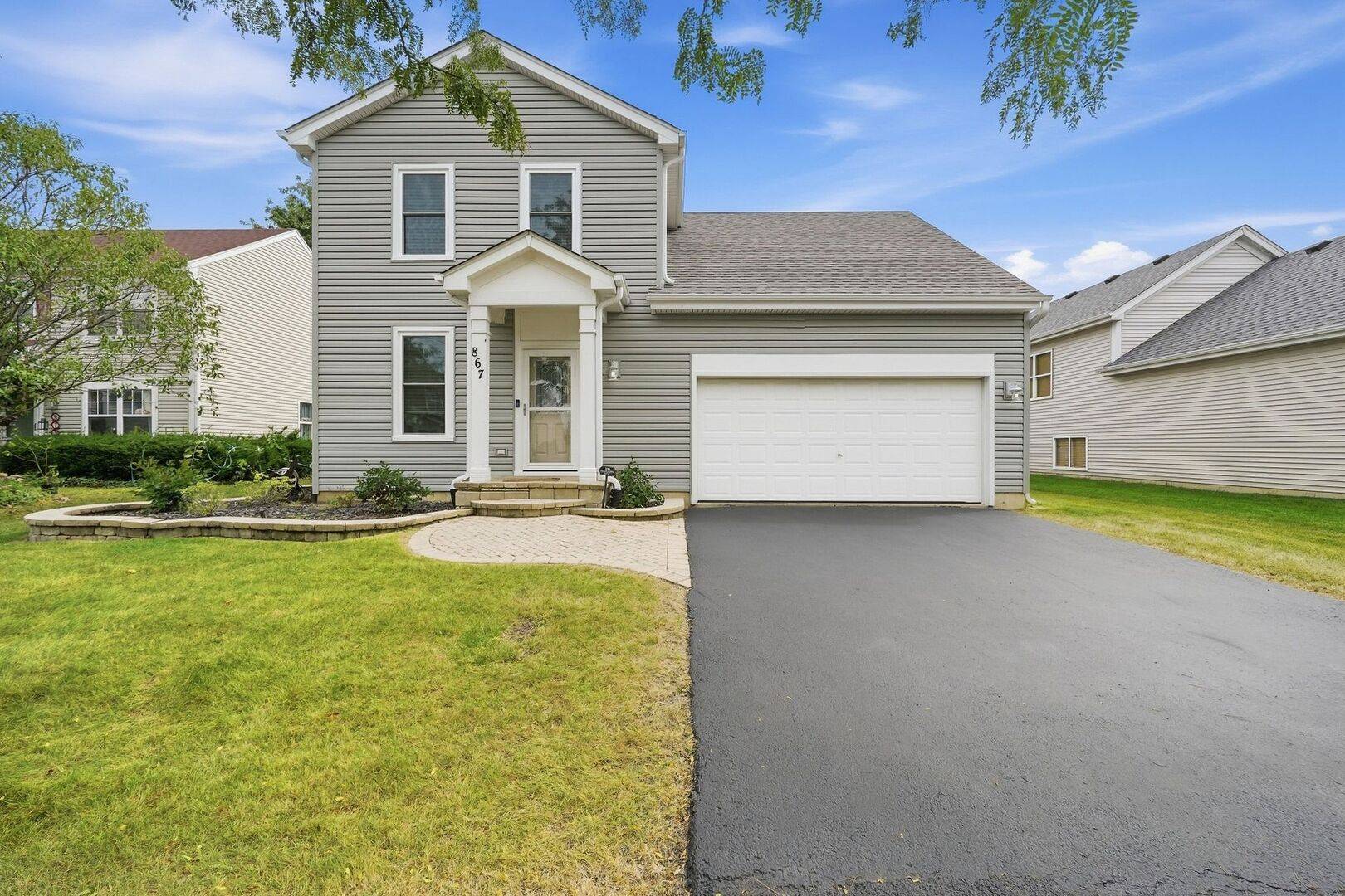 867 Rebecca LN, Bolingbrook, IL 60440