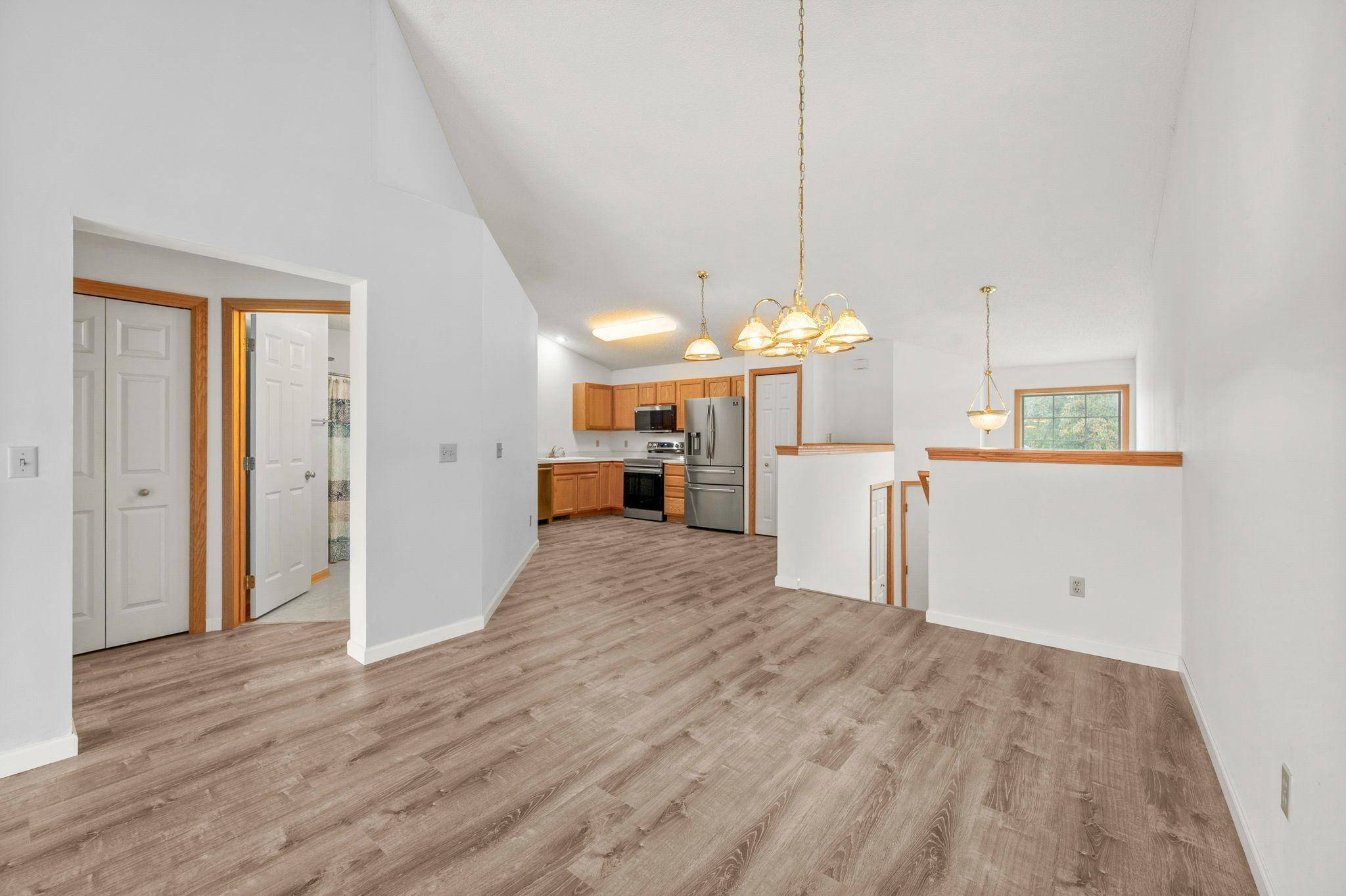 9761 Zinnia LN N, Maple Grove, MN 55369