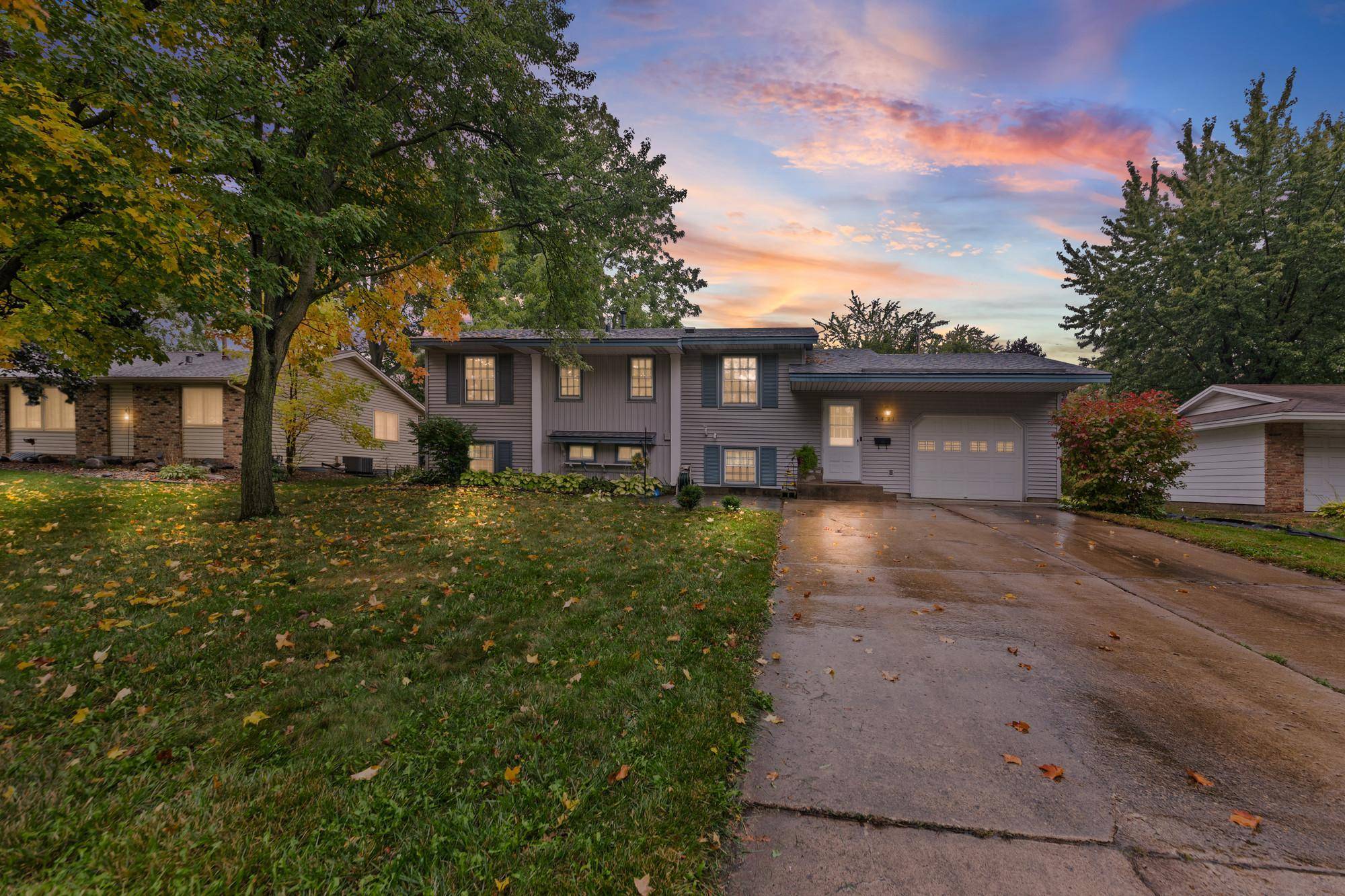 5421 Xylon AVE N, New Hope, MN 55428