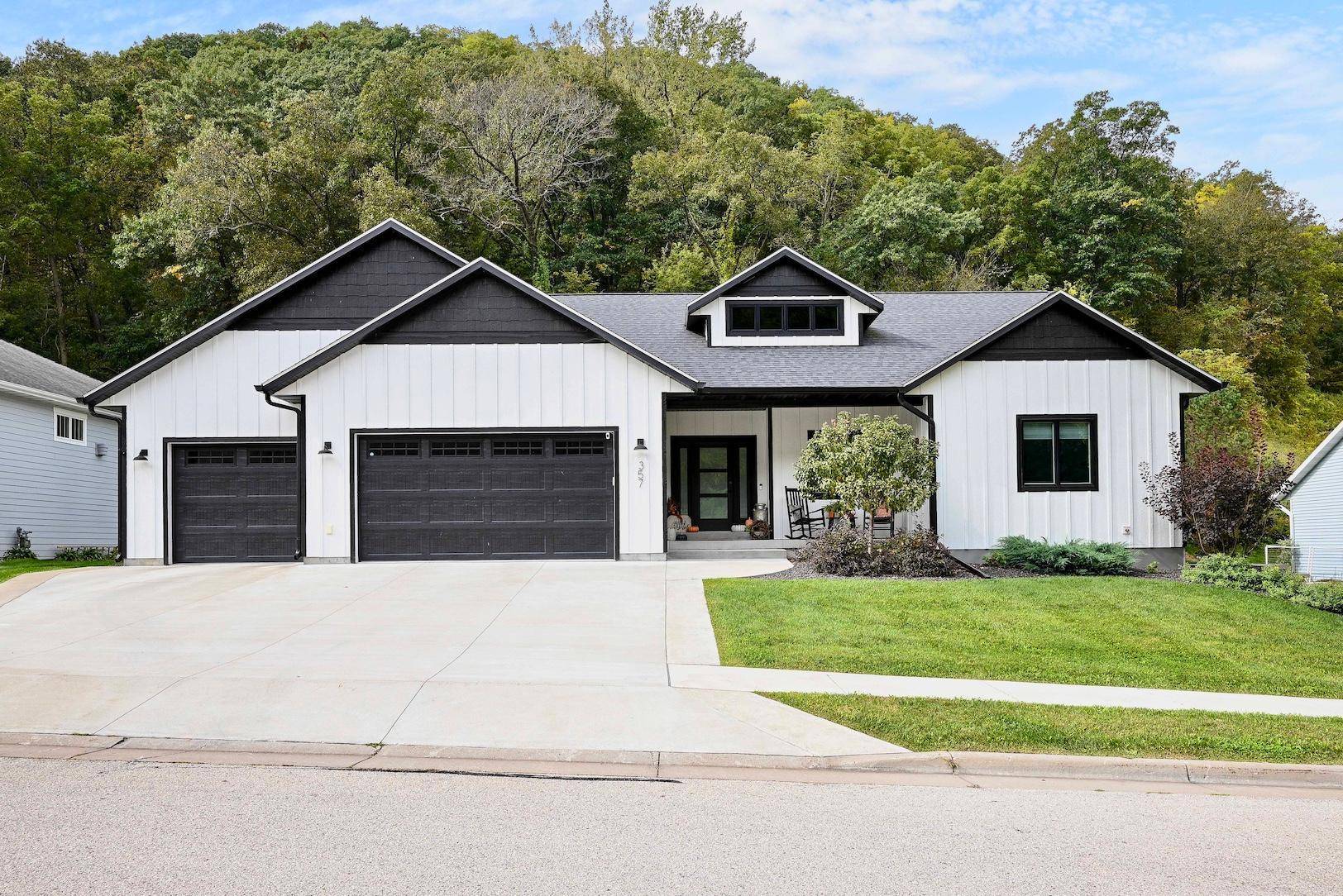 357 Valley Oaks DR, Winona, MN 55987