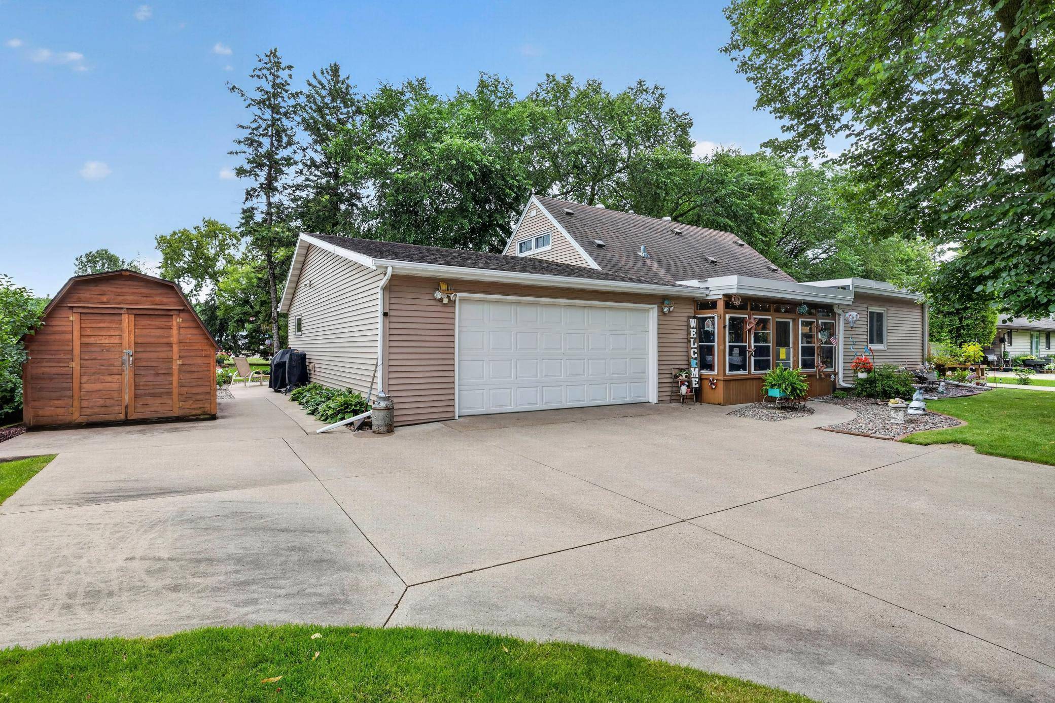 1112 Pine Tree BLVD, Little Falls, MN 56345