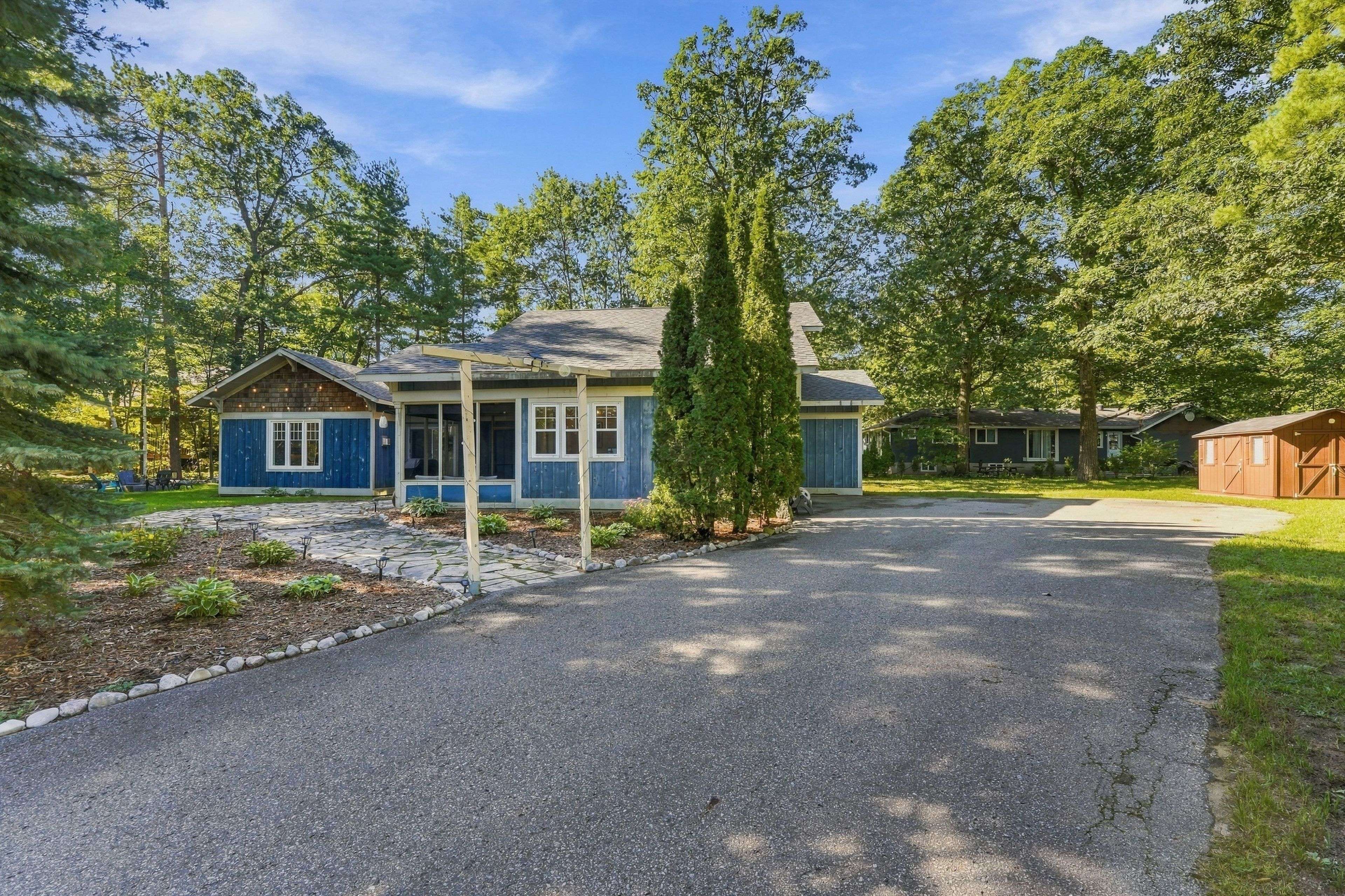 11 Rosemary RD, Tiny, ON L0L 2T0