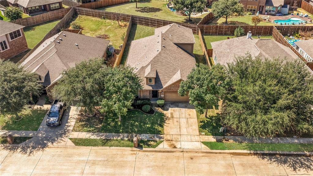 1208 Ponderosa Drive, Aubrey, TX 76227