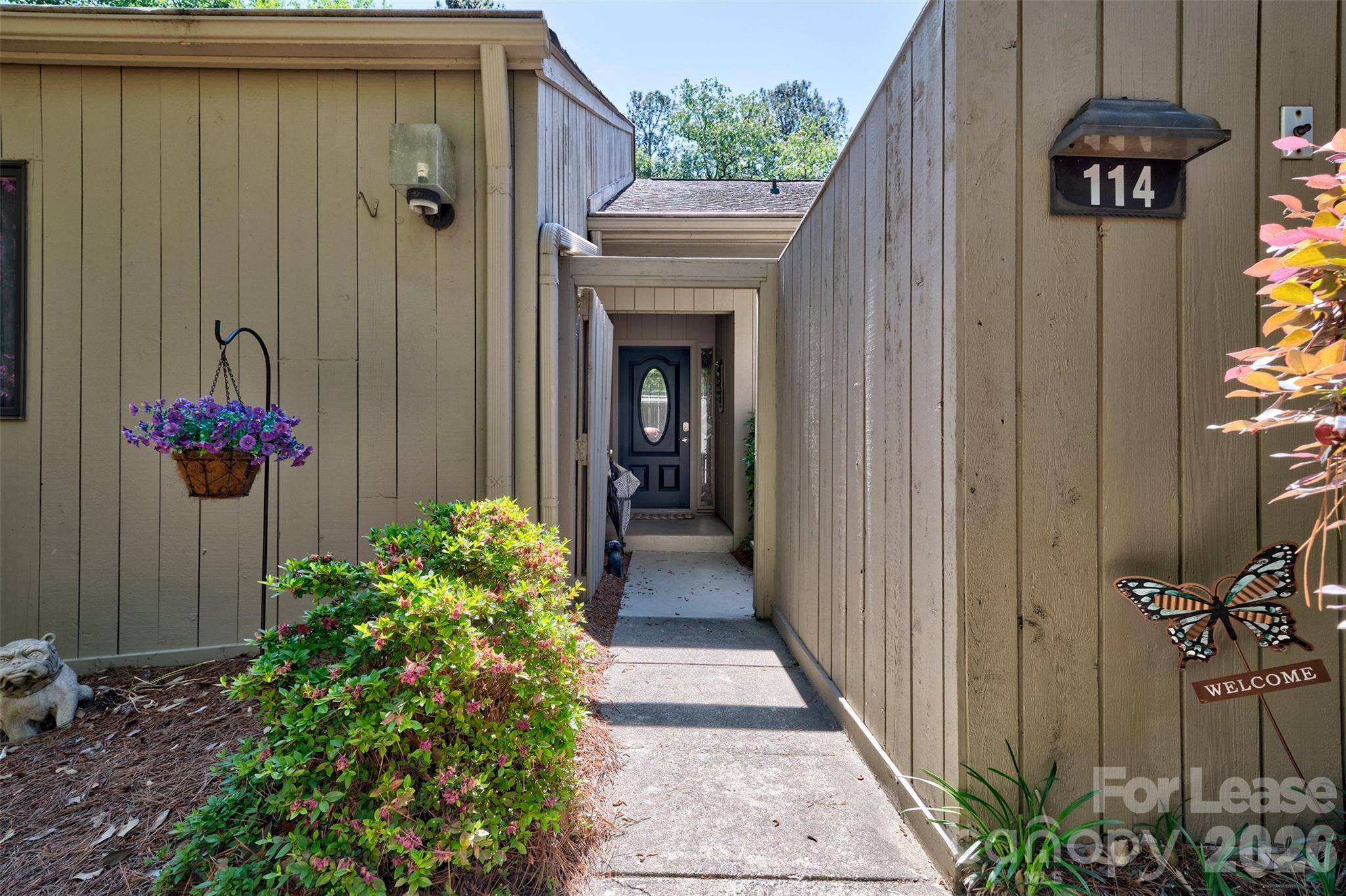 114 Pine Grove CIR, Lake Wylie, SC 29710