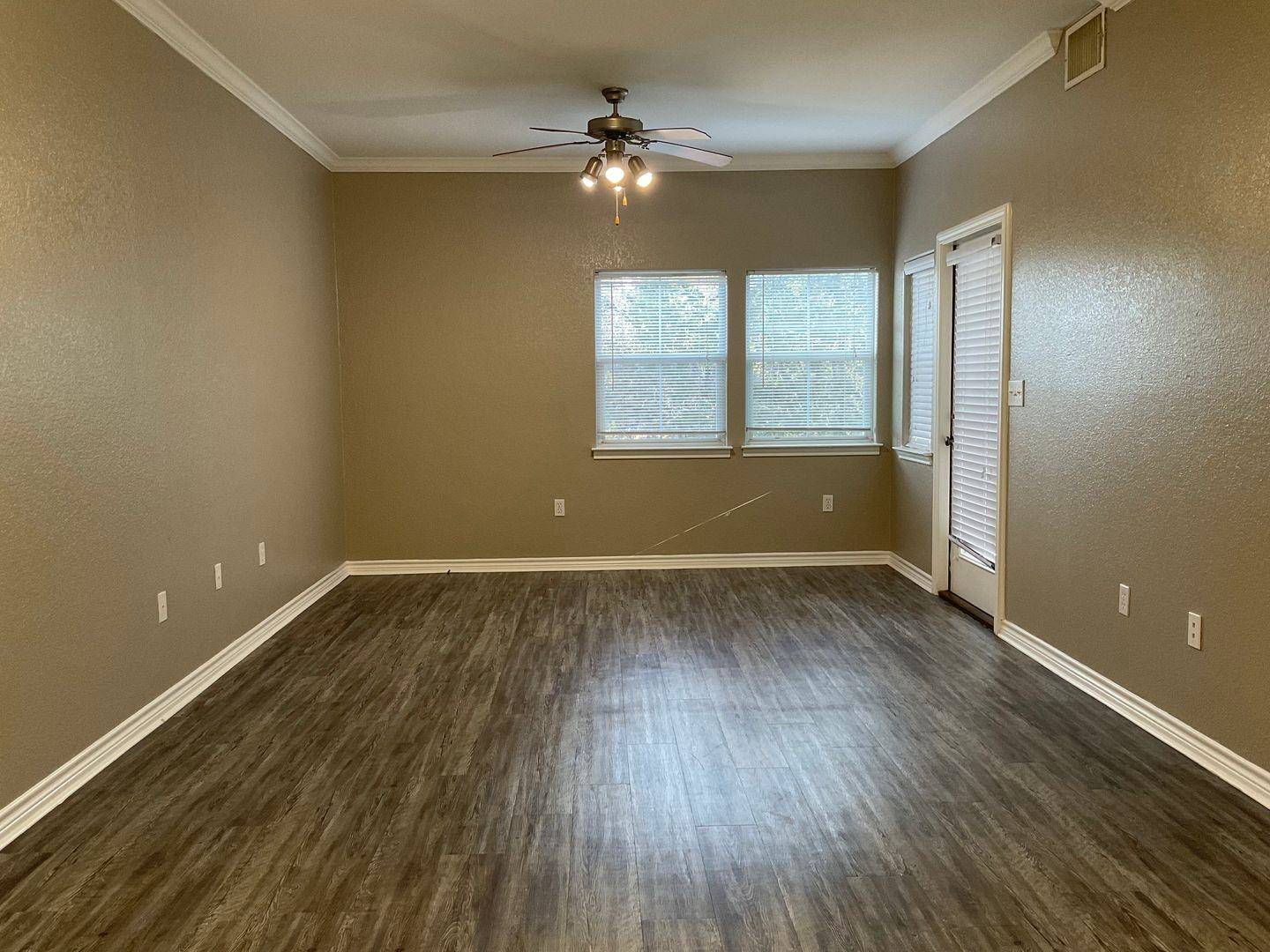 407 Green Leaf, Horseshoe Bay, TX 78657
