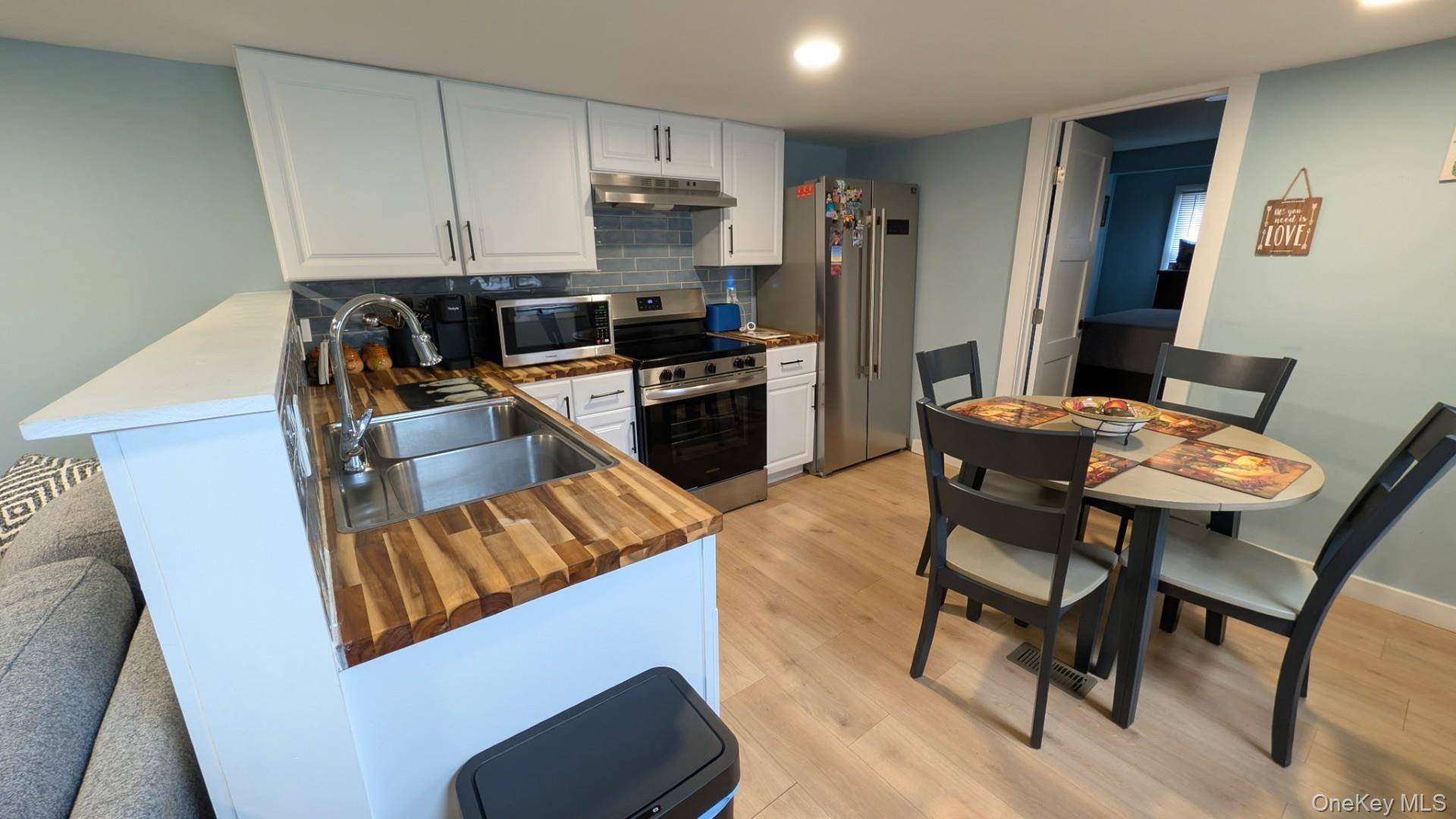 33 Debra Ct. 33 Debra Ct., Poughkeepsie, NY 12601