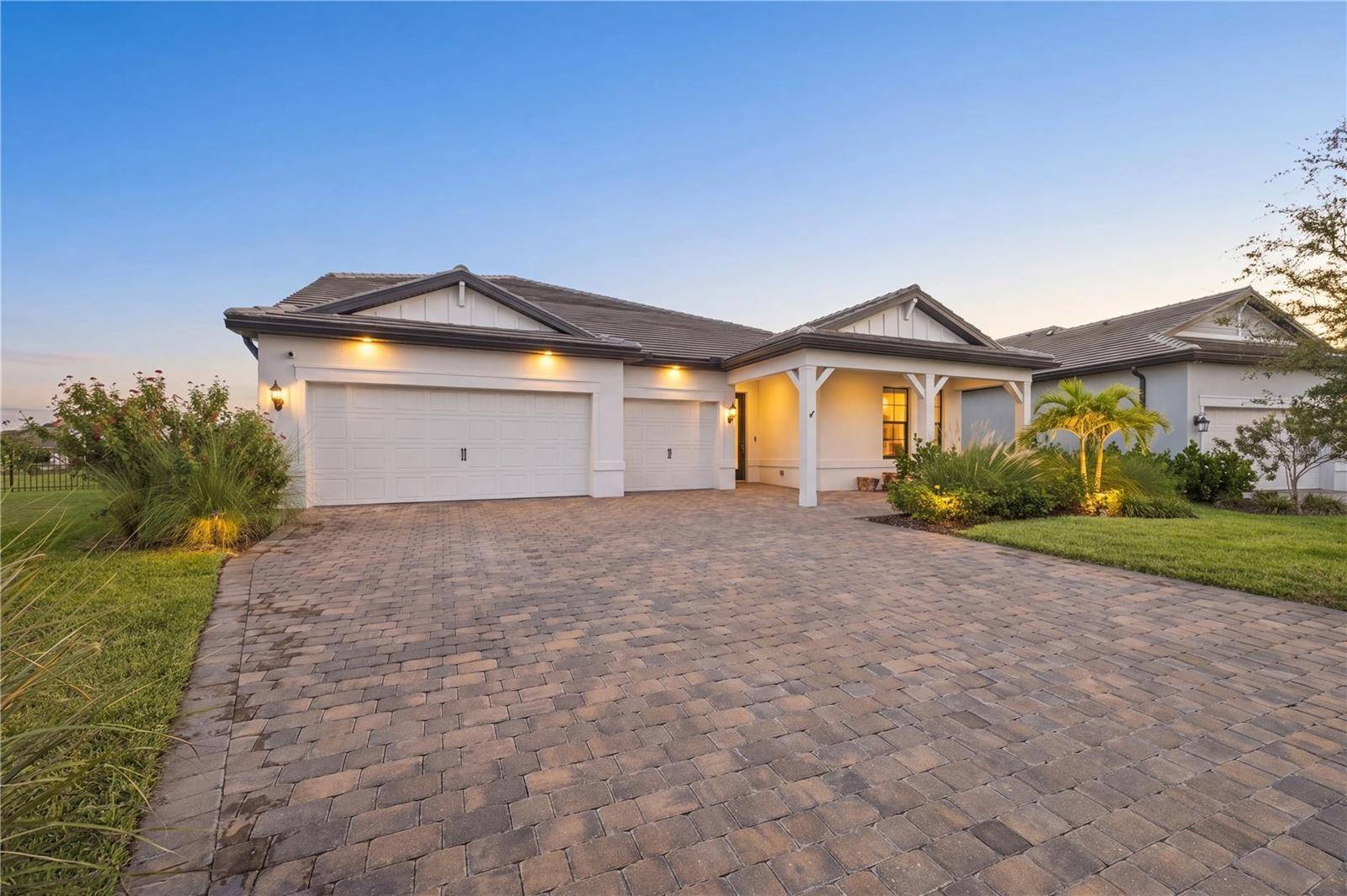5839 SILVERSIDE PINE CT, Lakewood Ranch, FL 34211