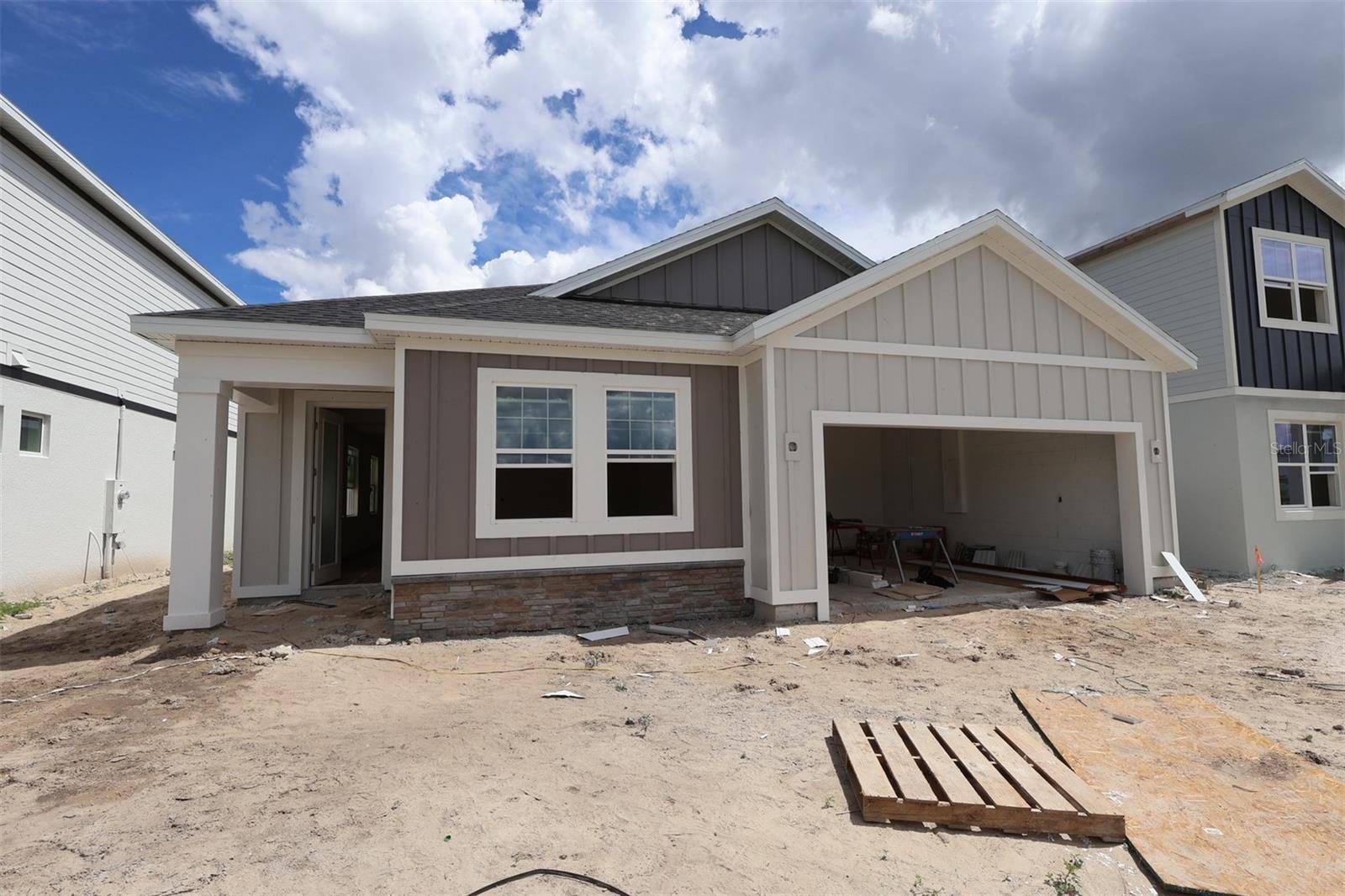 2867 SWEETGRASS LN, Zellwood, FL 32798