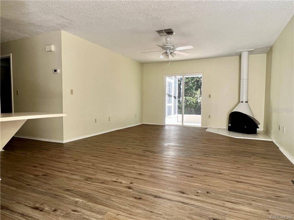 8071 W HOMOSASSA TRL, Homosassa, FL 34448