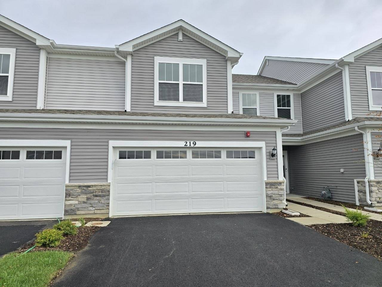 219 Cooney WAY #219, Oswego, IL 60543