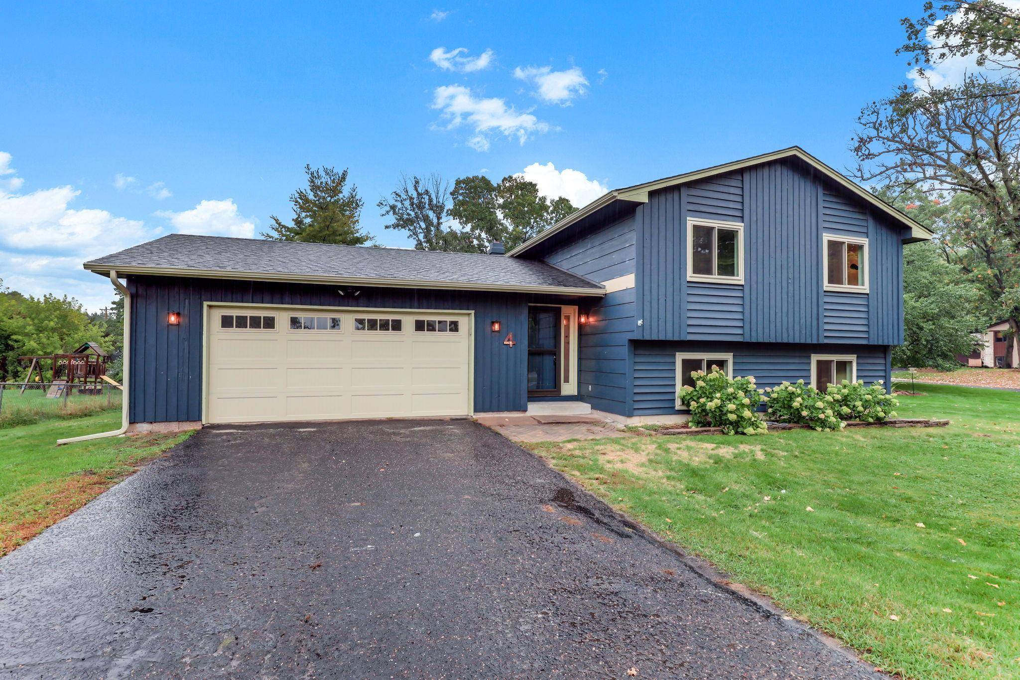 4 Shepherd CT, Circle Pines, MN 55014