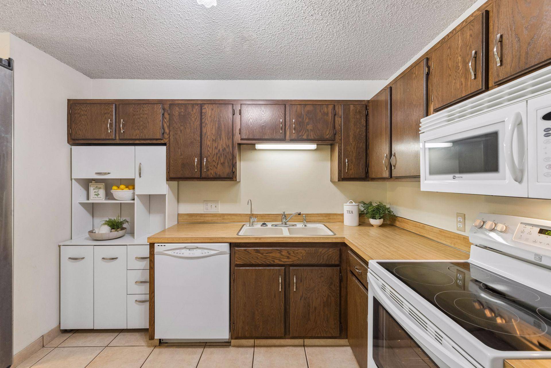 2466 Cobble Hill Alcove #A, Woodbury, MN 55125