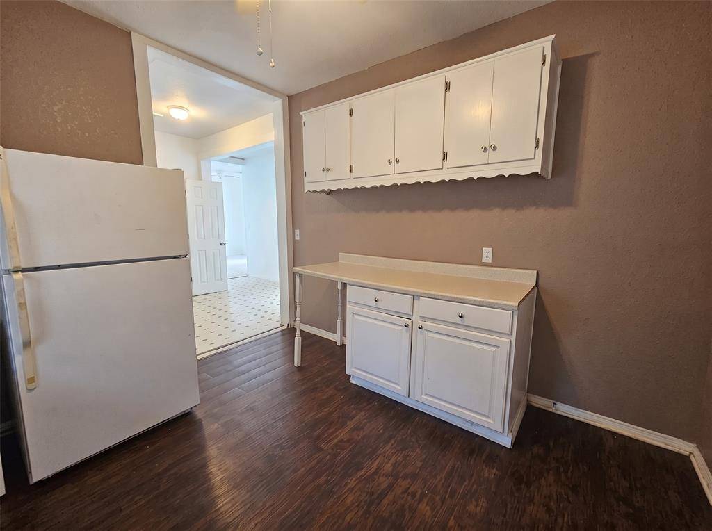907 SE B ST, Ardmore, OK 73401