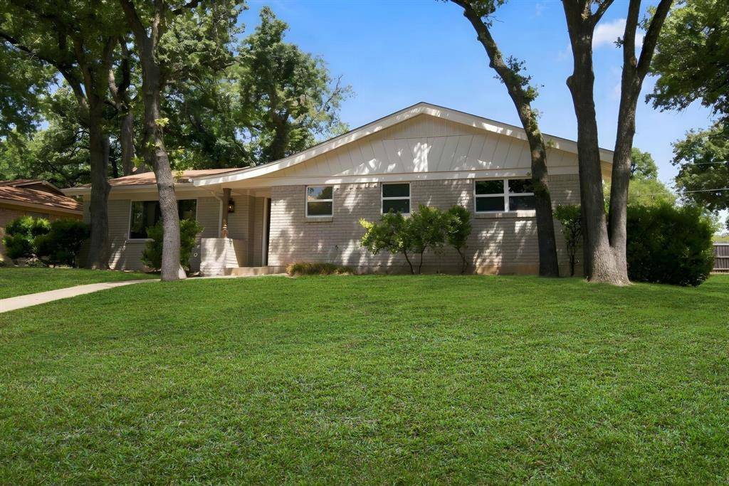 508 Oak Park Drive, Hurst, TX 76053