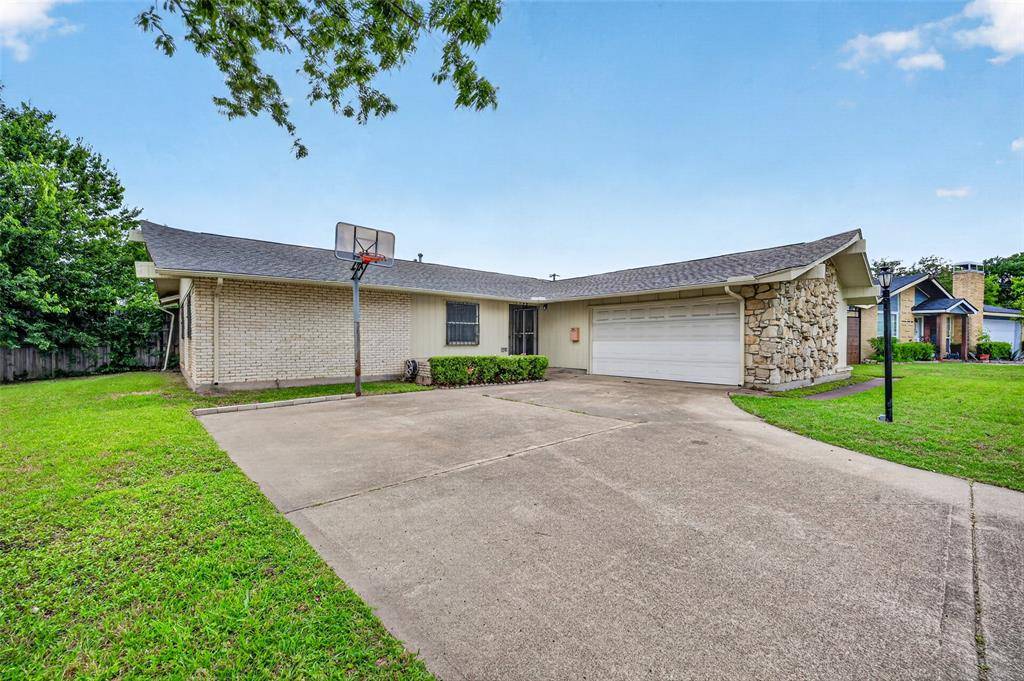 1744 Gross Road, Dallas, TX 75228