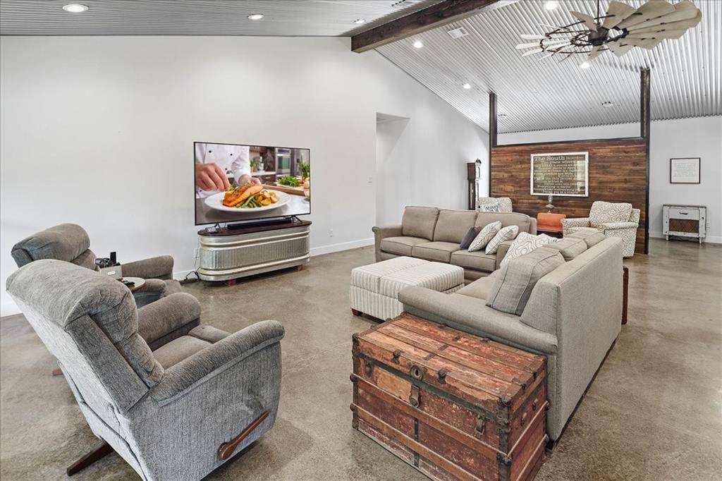 448 County Road 3955, Mineola, TX 75773