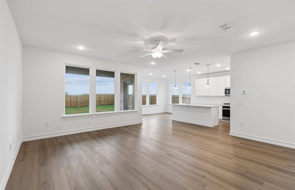 1025 Hammy Lane, Aubrey, TX 76227
