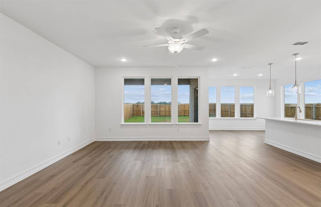 1025 Hammy Lane, Aubrey, TX 76227