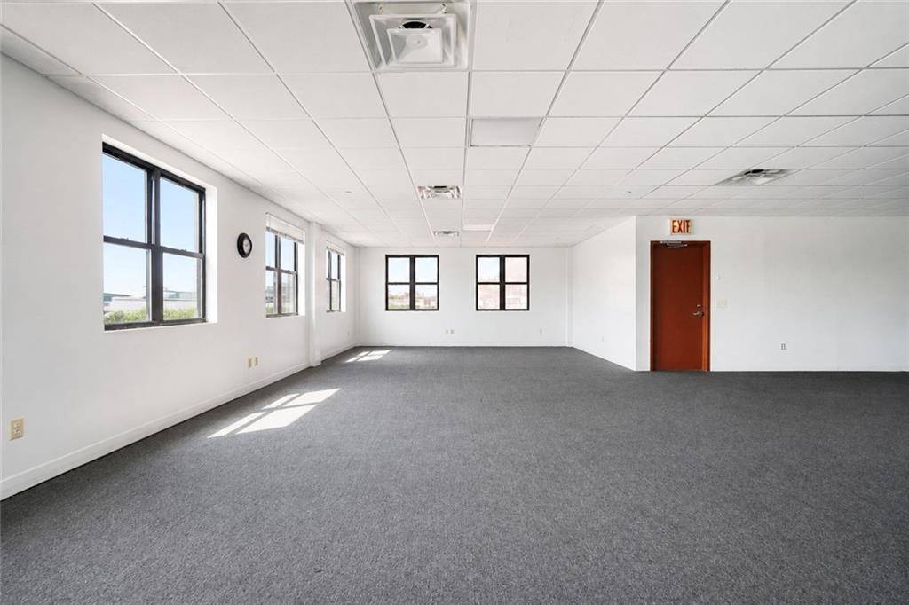2000 Hylan BLVD, Staten Island, NY 10306