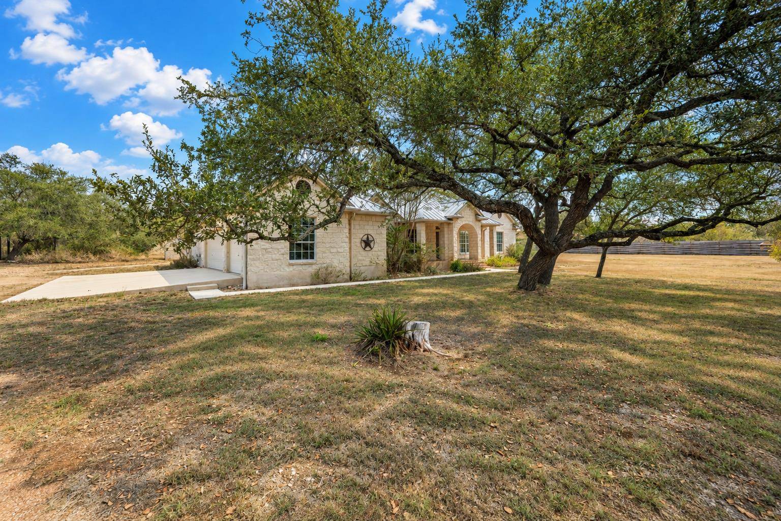 1211 Quail Ridge DR, Dripping Springs, TX 78620