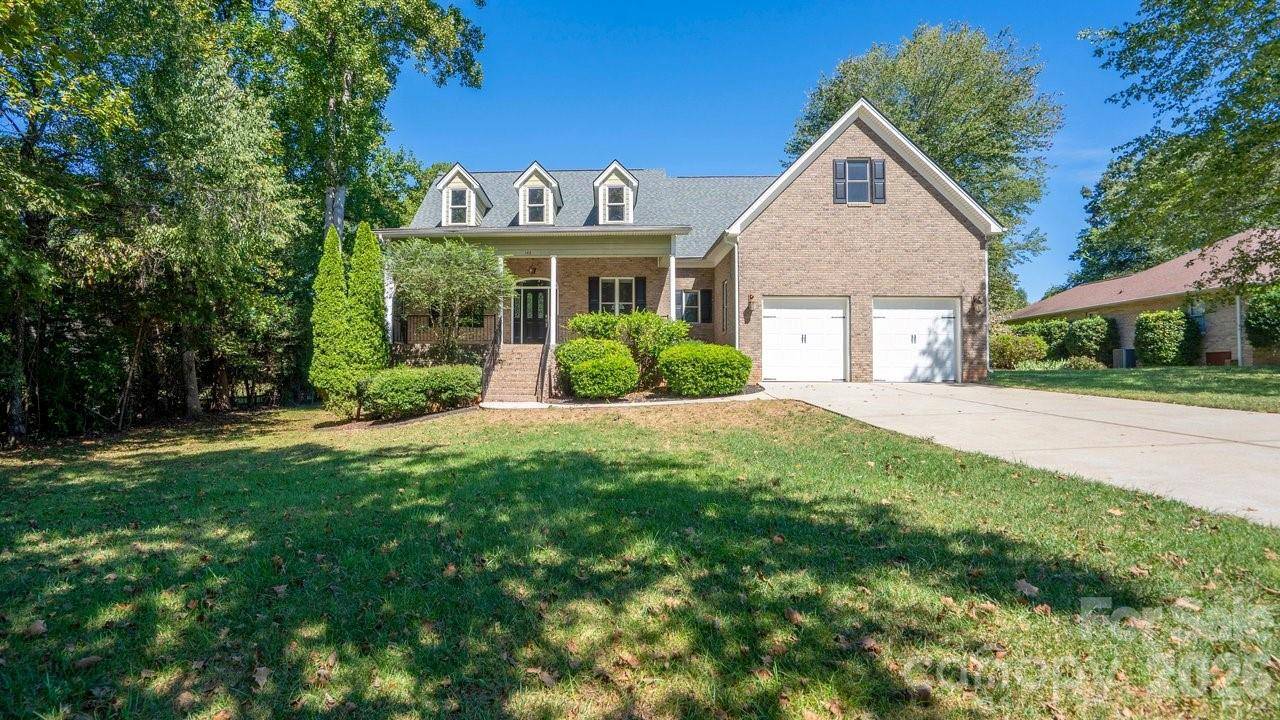 142 Fairway DR, Mooresville, NC 28117