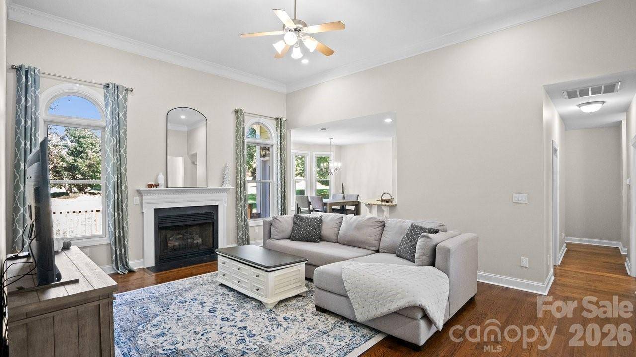 142 Fairway DR, Mooresville, NC 28117