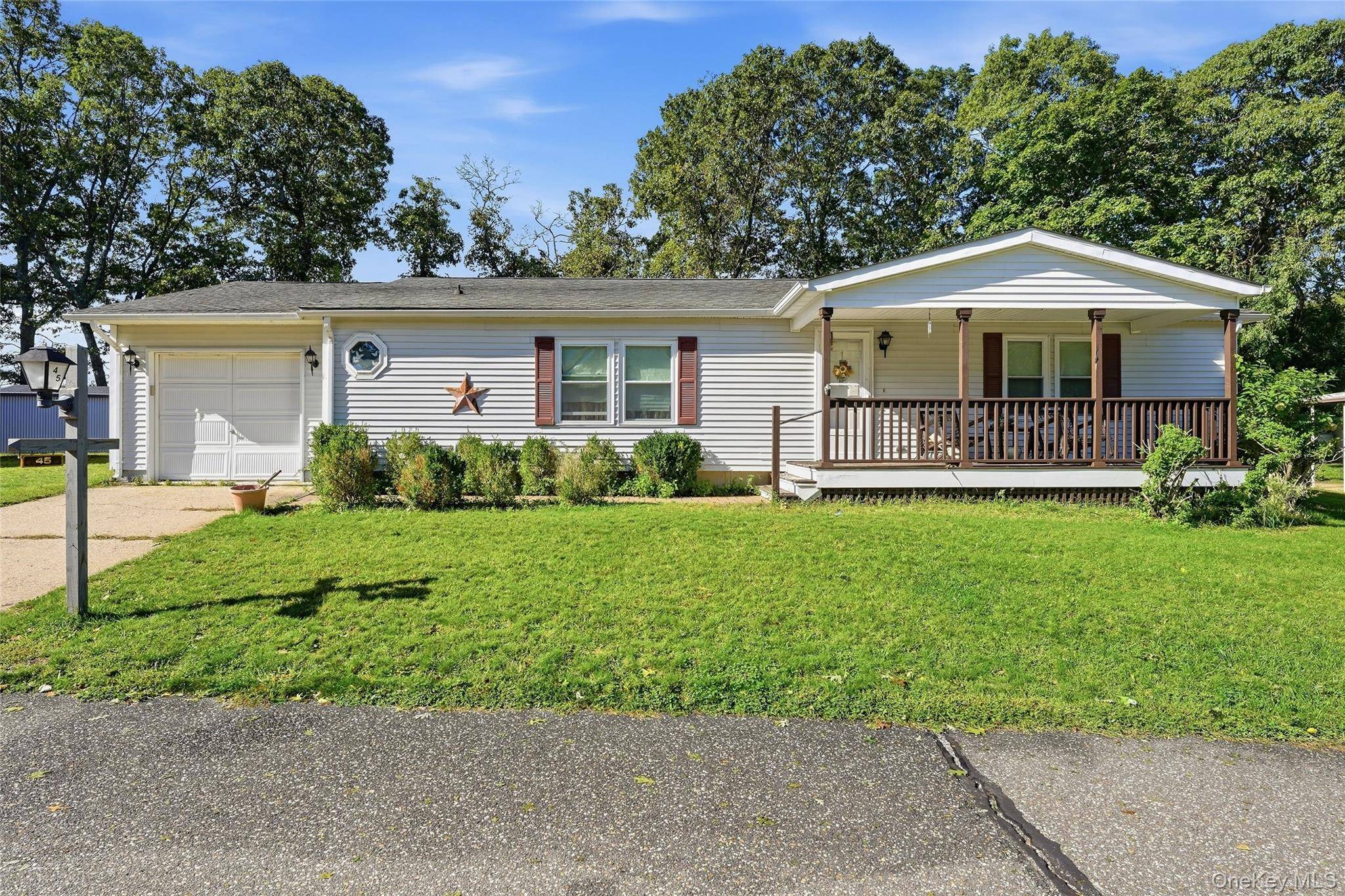 1407 Middle RD #45, Calverton, NY 11933