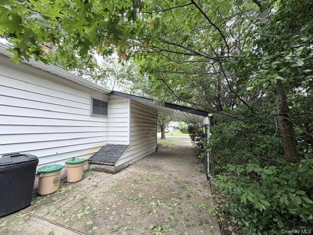 1209 Udall RD, Bay Shore, NY 11706