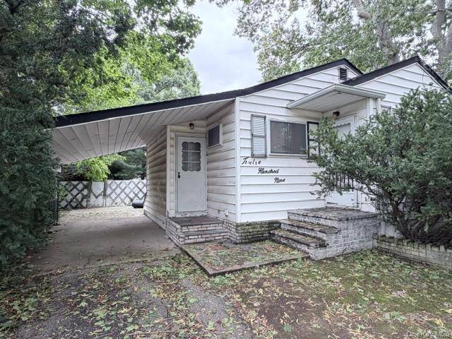 1209 Udall RD, Bay Shore, NY 11706
