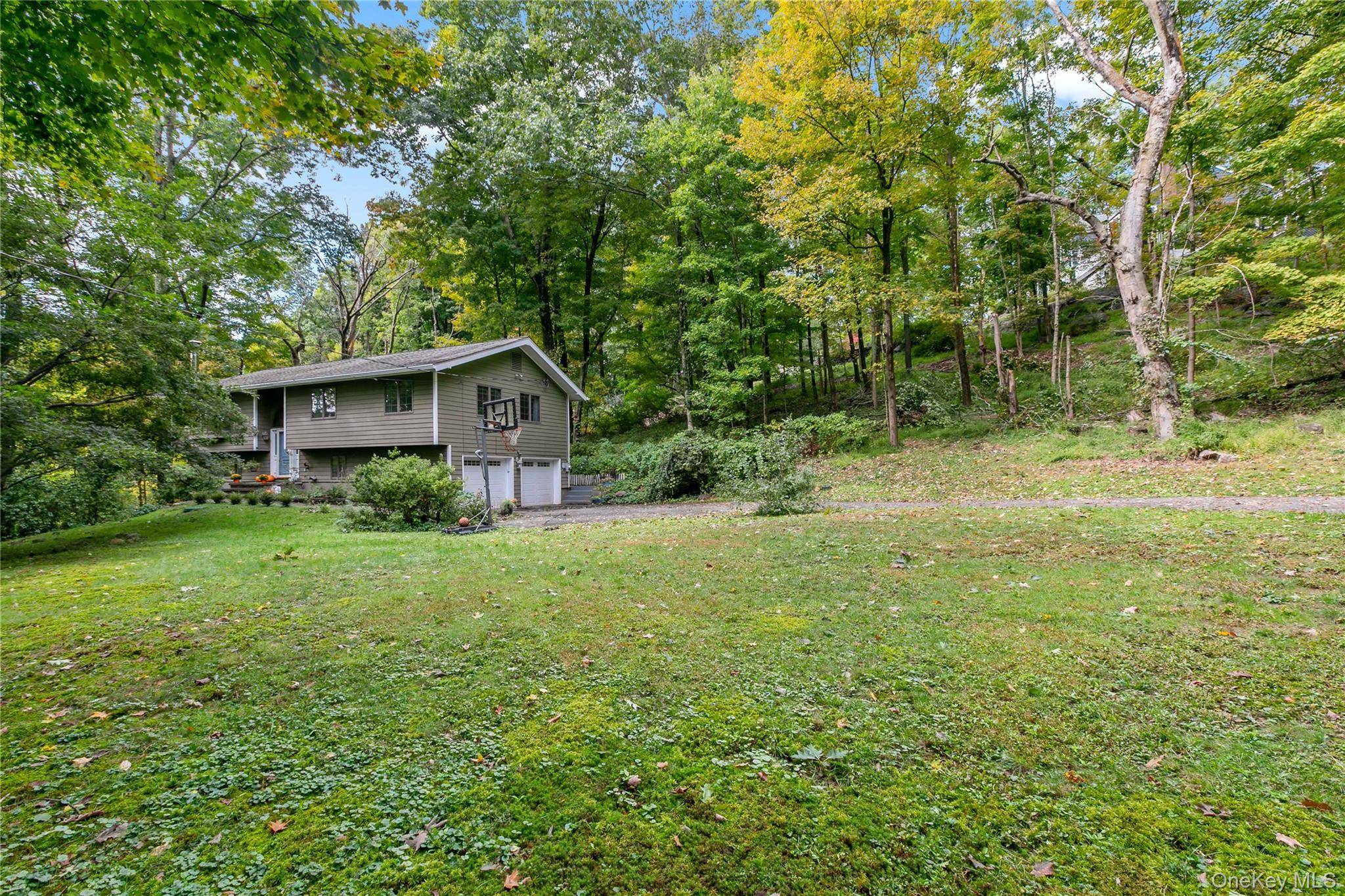 999 Cliff AVE, Yorktown Heights, NY 10598