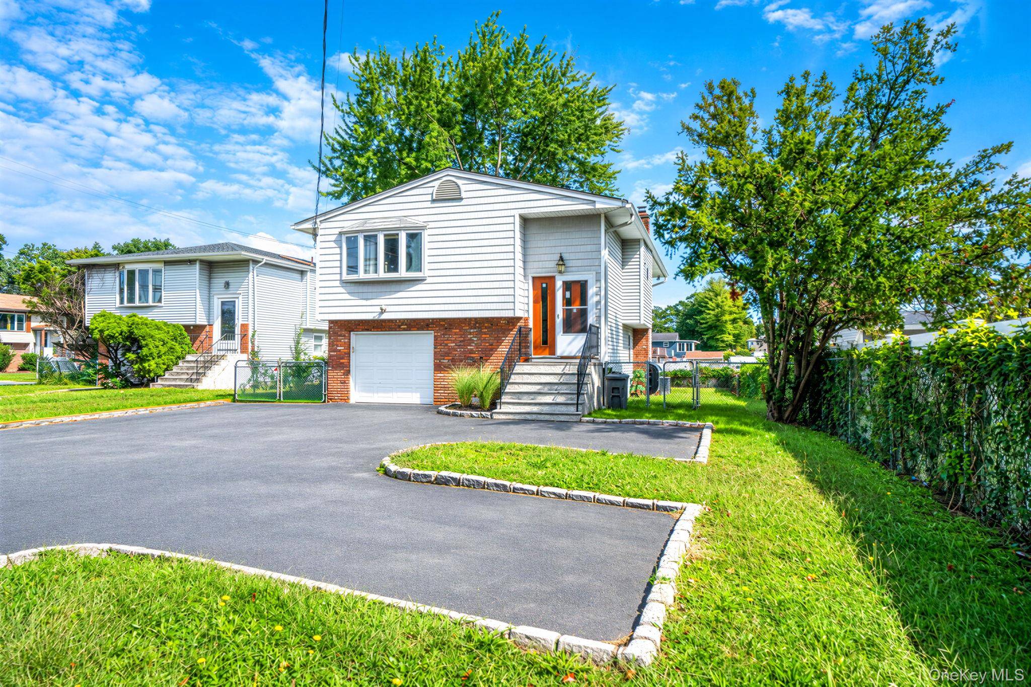 263 Commack RD, Deer Park, NY 11729