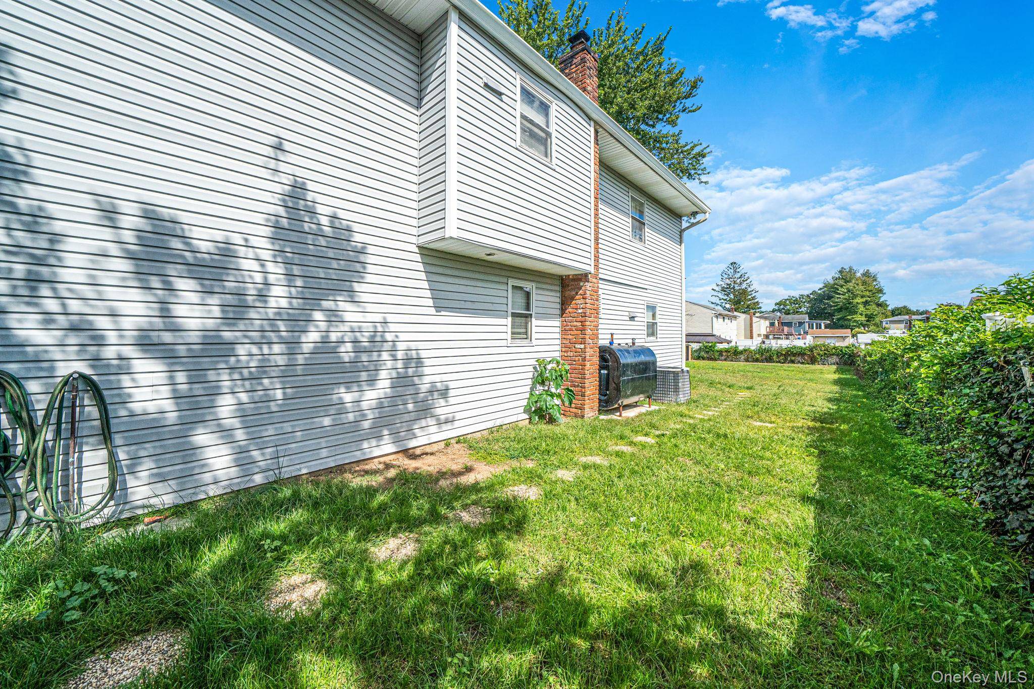263 Commack RD, Deer Park, NY 11729