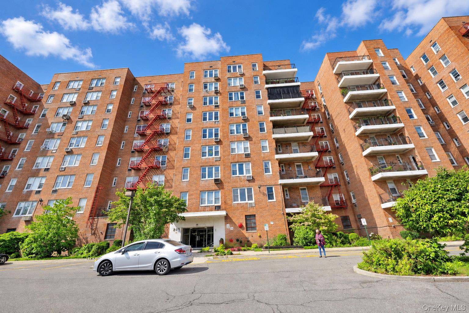 245 Rumsey Road #8R, Yonkers, NY 10701