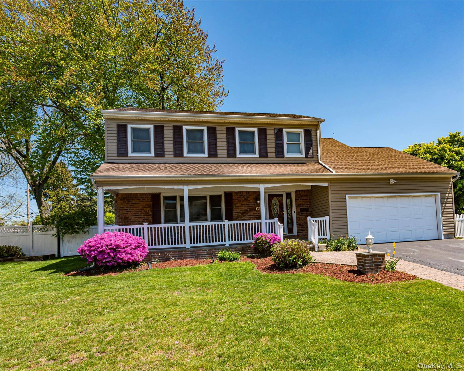20 Evon DR, Syosset, NY 11791