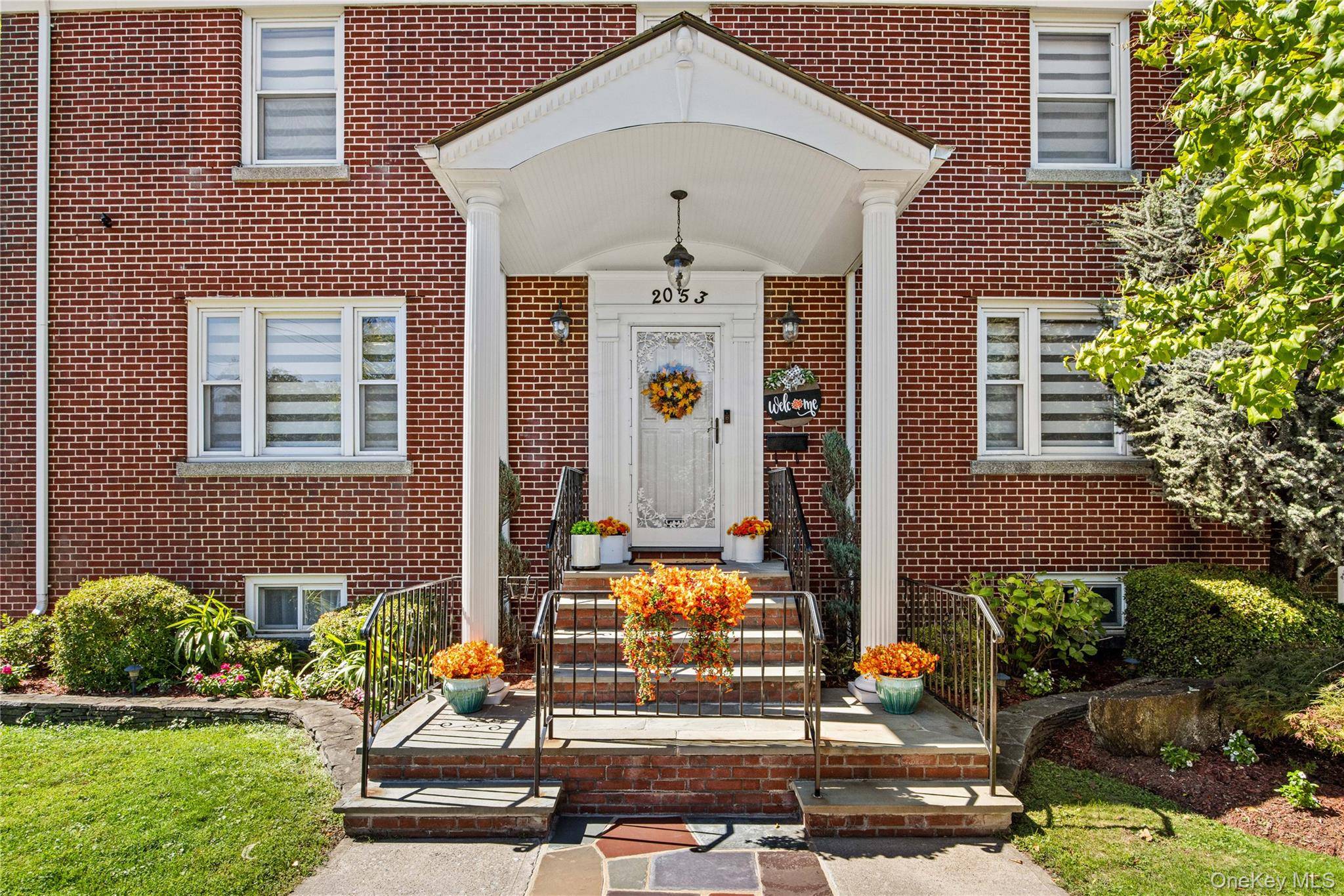 2053 Van Hoesen AVE, Bronx, NY 10461