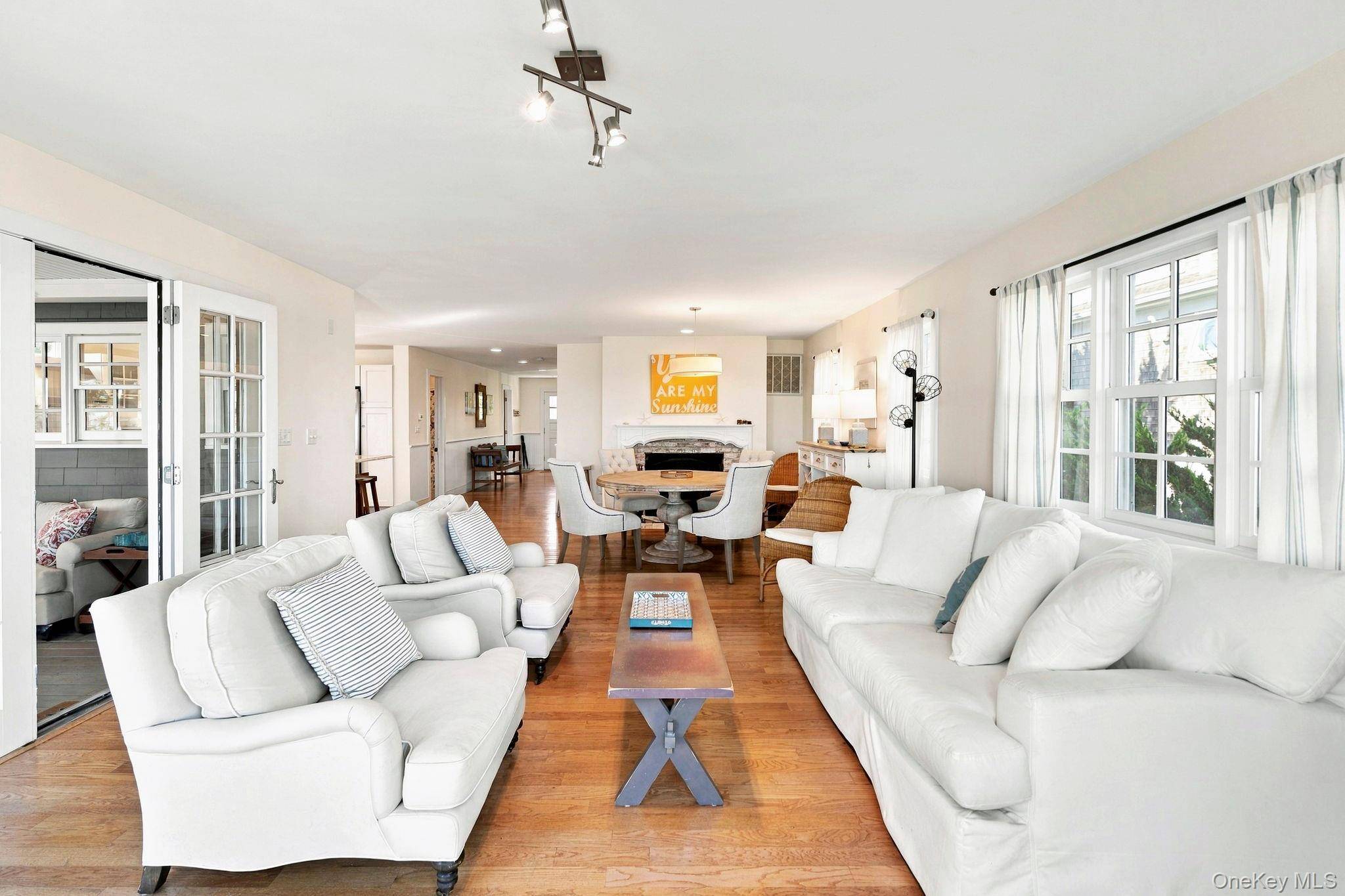 21 Bayside AVE, East Quogue, NY 11942