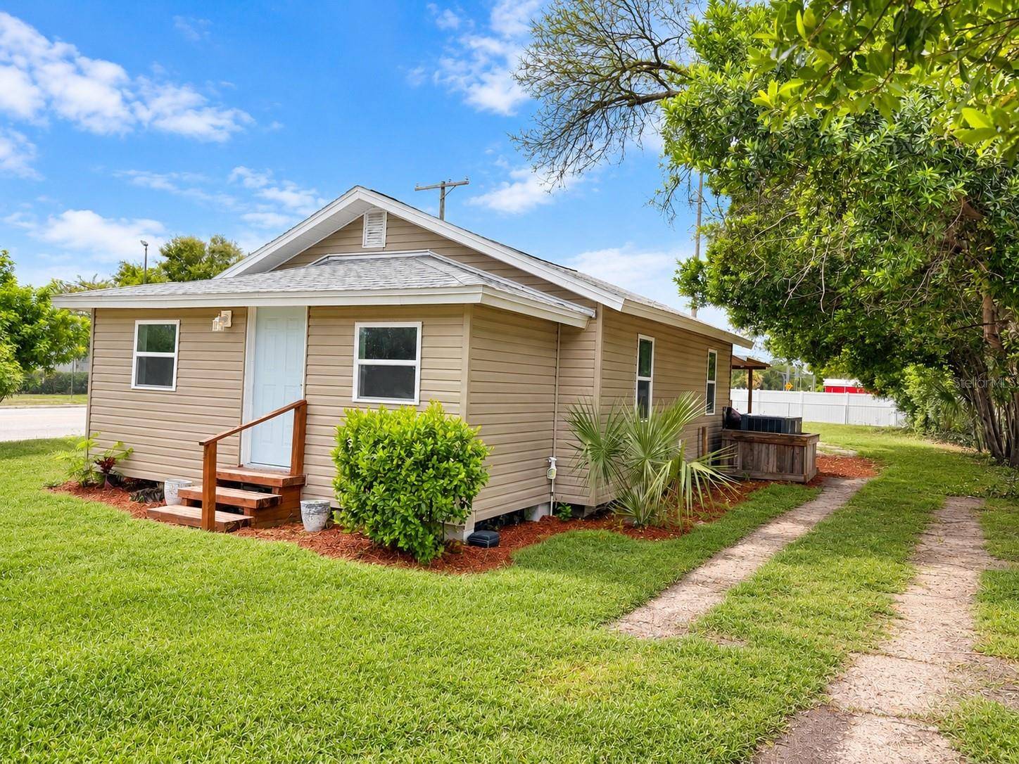 620 OAK ST, Auburndale, FL 33823