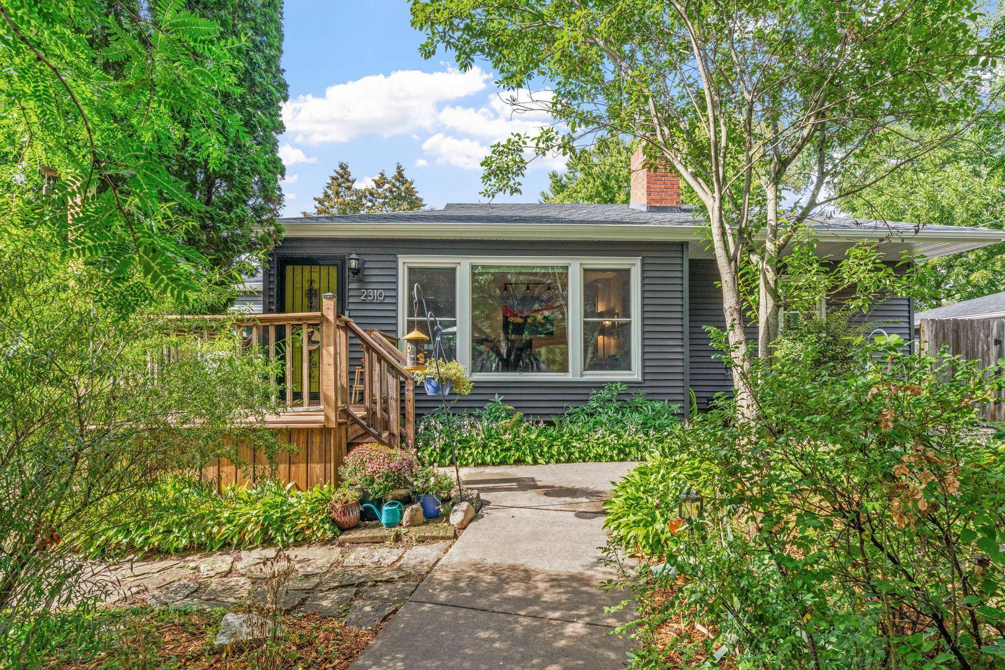 2310 Byrd AVE N, Golden Valley, MN 55422
