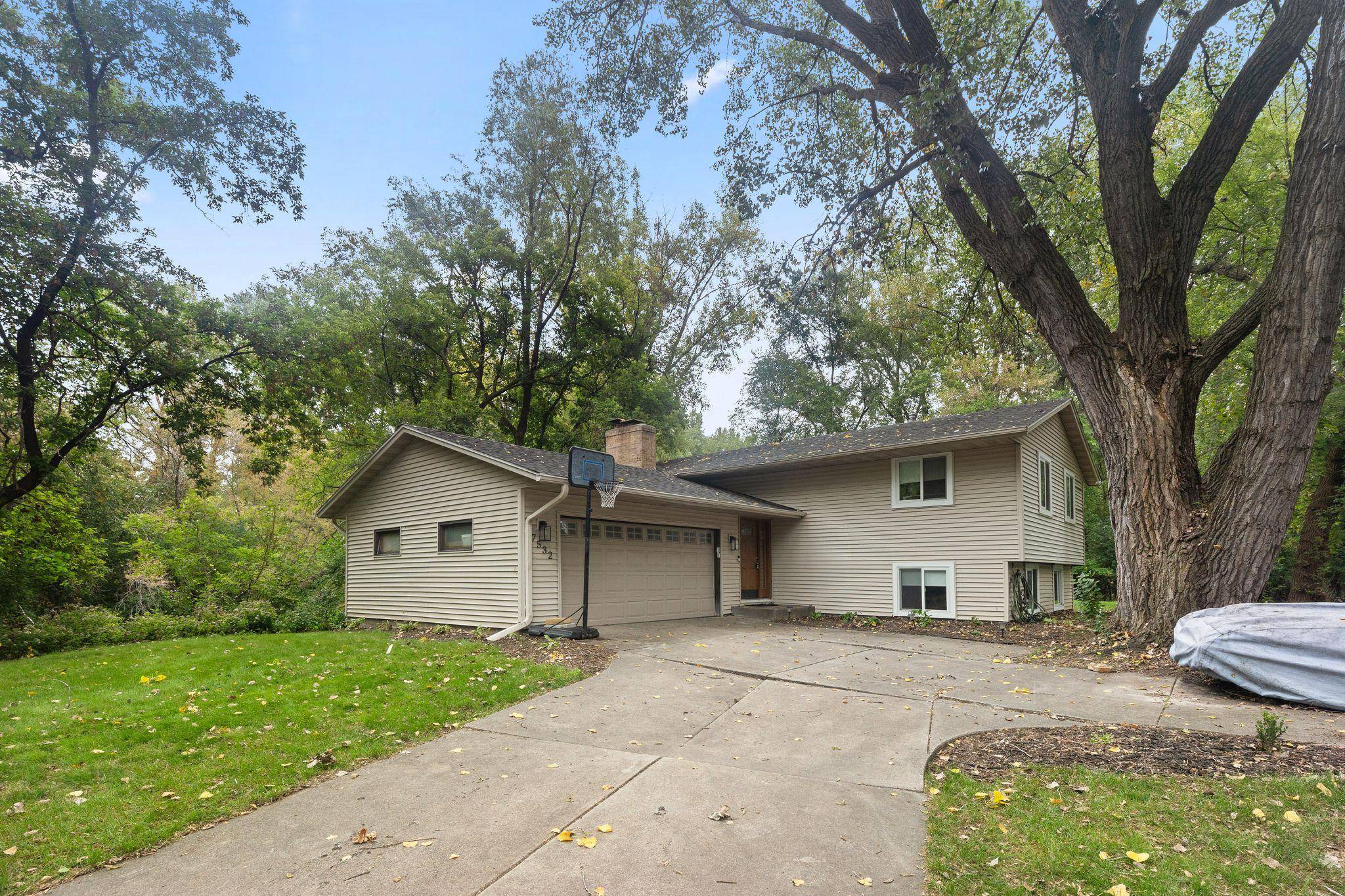 7532 Xerxes AVE N, Brooklyn Park, MN 55444