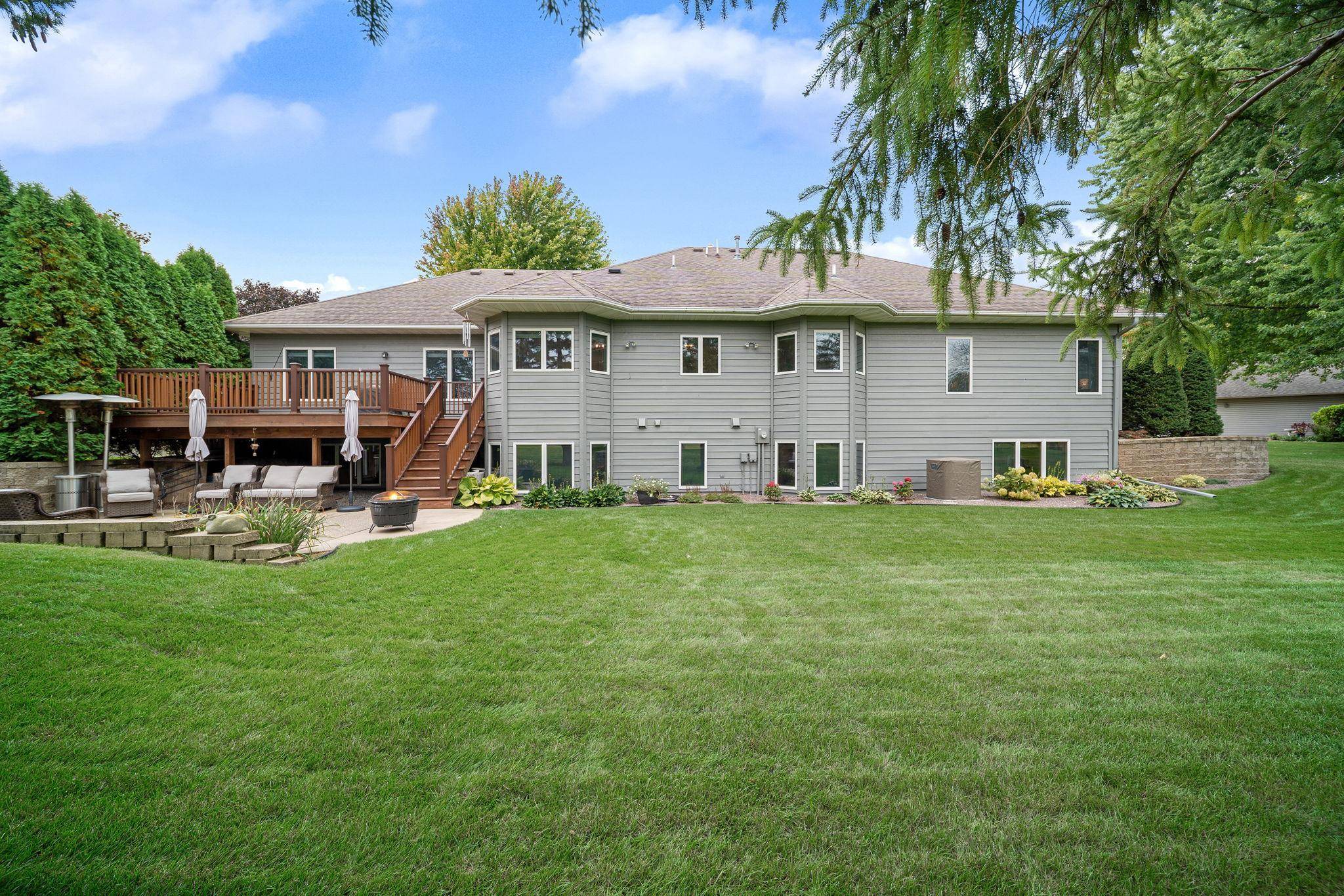 1565 Dell PL, Owatonna, MN 55060
