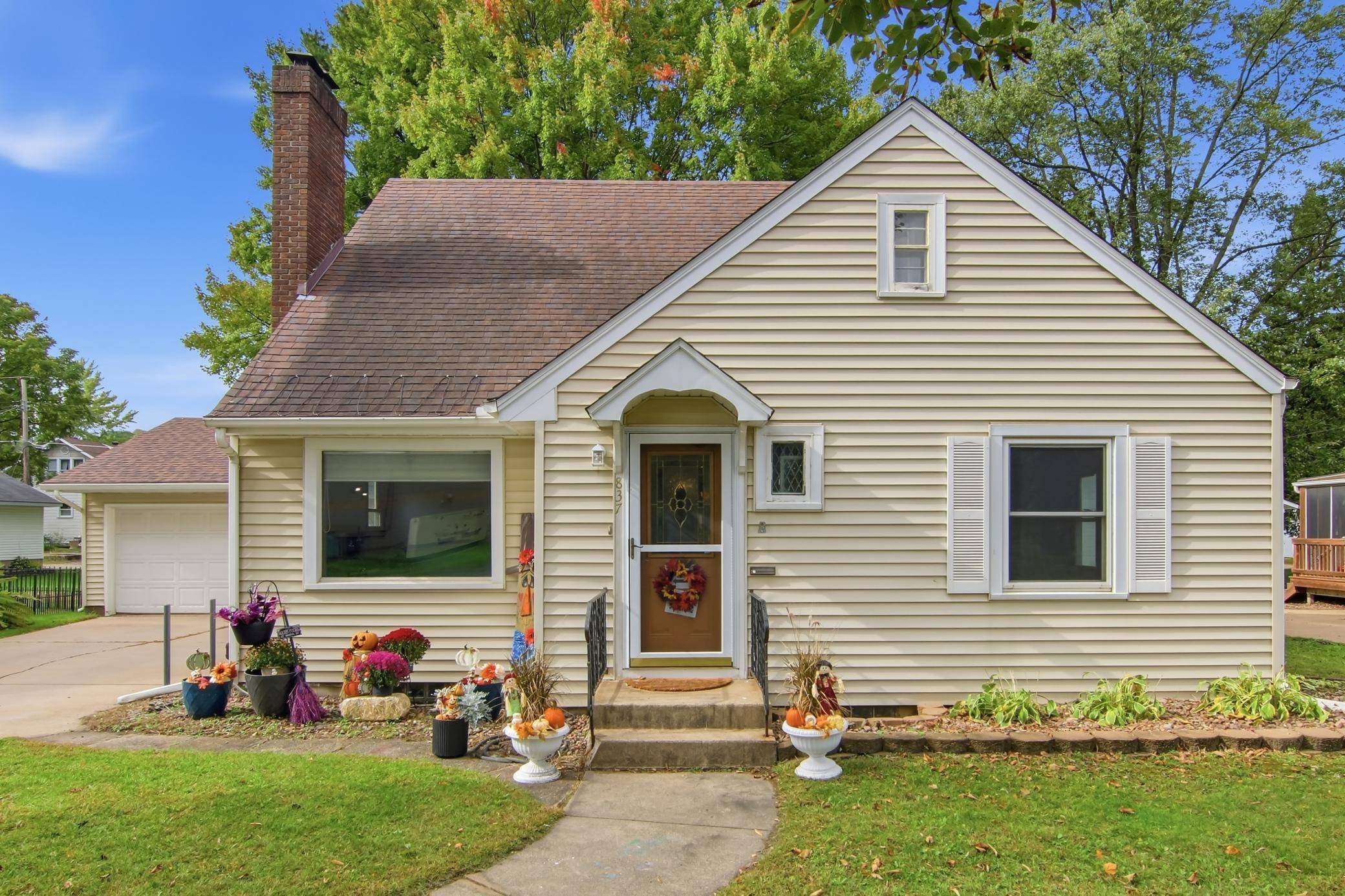 837 Hopwood AVE, Menomonie, WI 54751