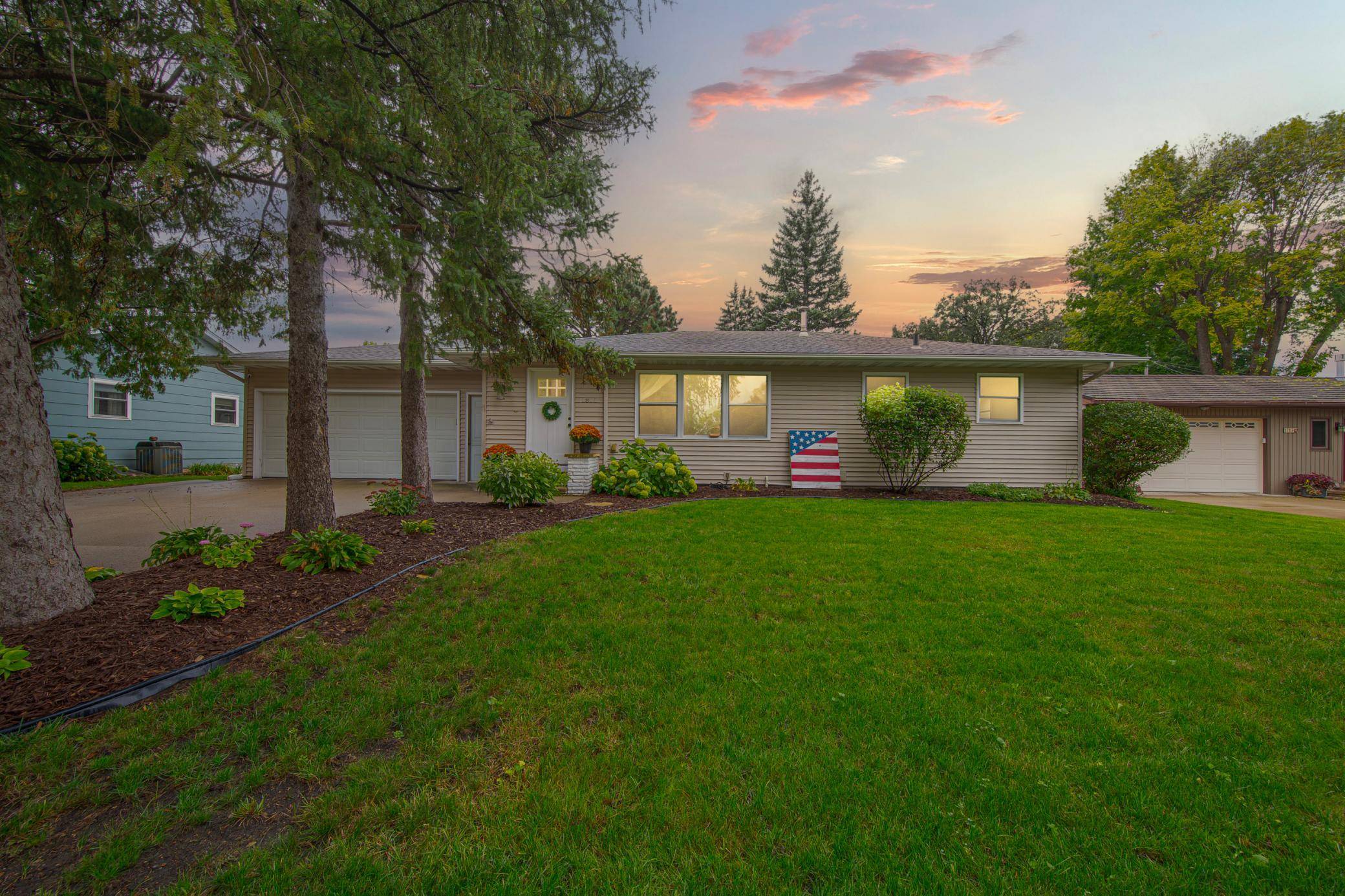 1801 Sunray AVE, Mankato, MN 56001