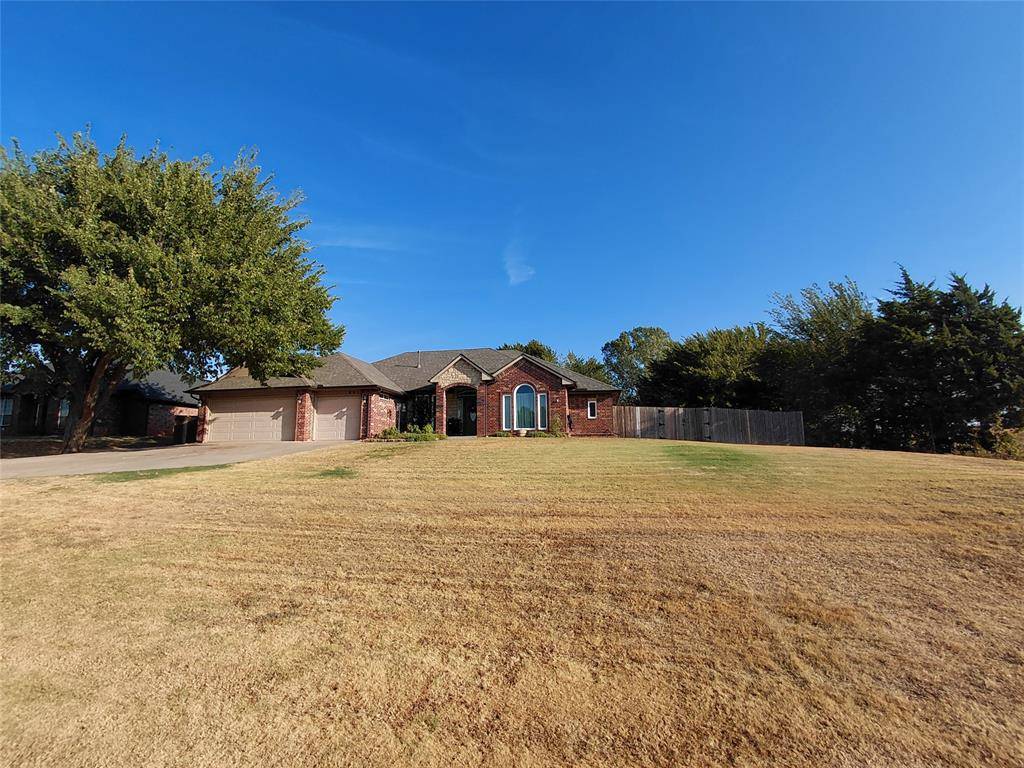 901 Driver LN, Edmond, OK 73025